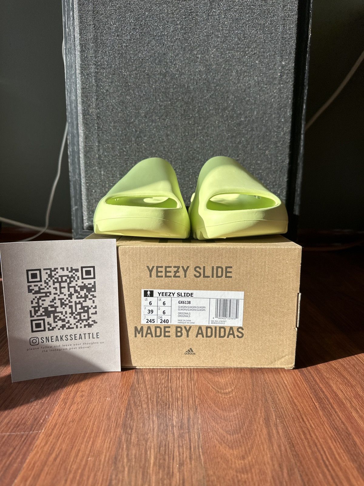 Adidas × Kanye West Adidas Yeezy Slide "Glow Green" Size 6 GX6138 Size US 6 / EU 39 - 8 Thumbnail