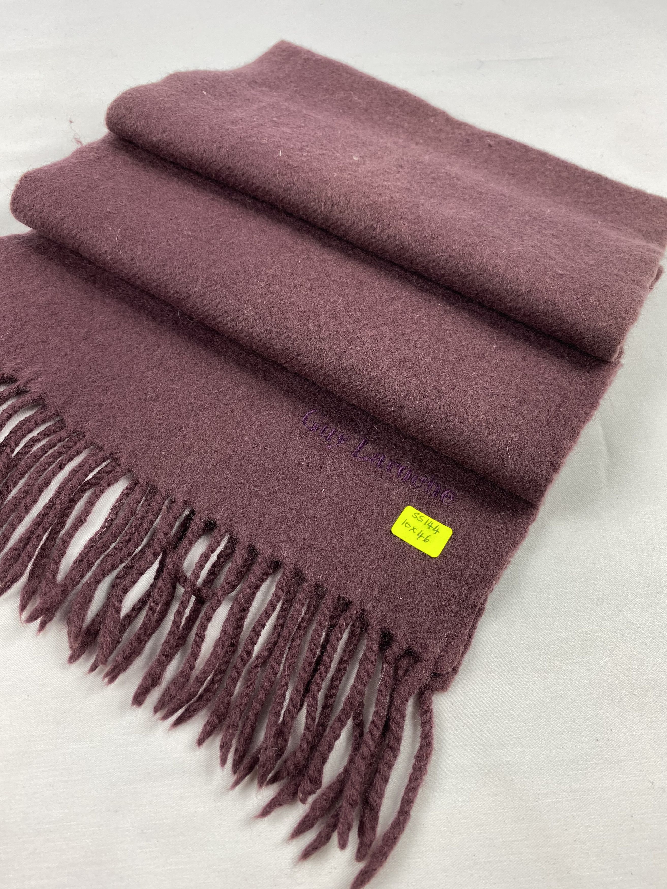 Guy Laroche Guy Laroche Scarf / Muffler / Neckwear Size ONE SIZE - 2 Thumbnail