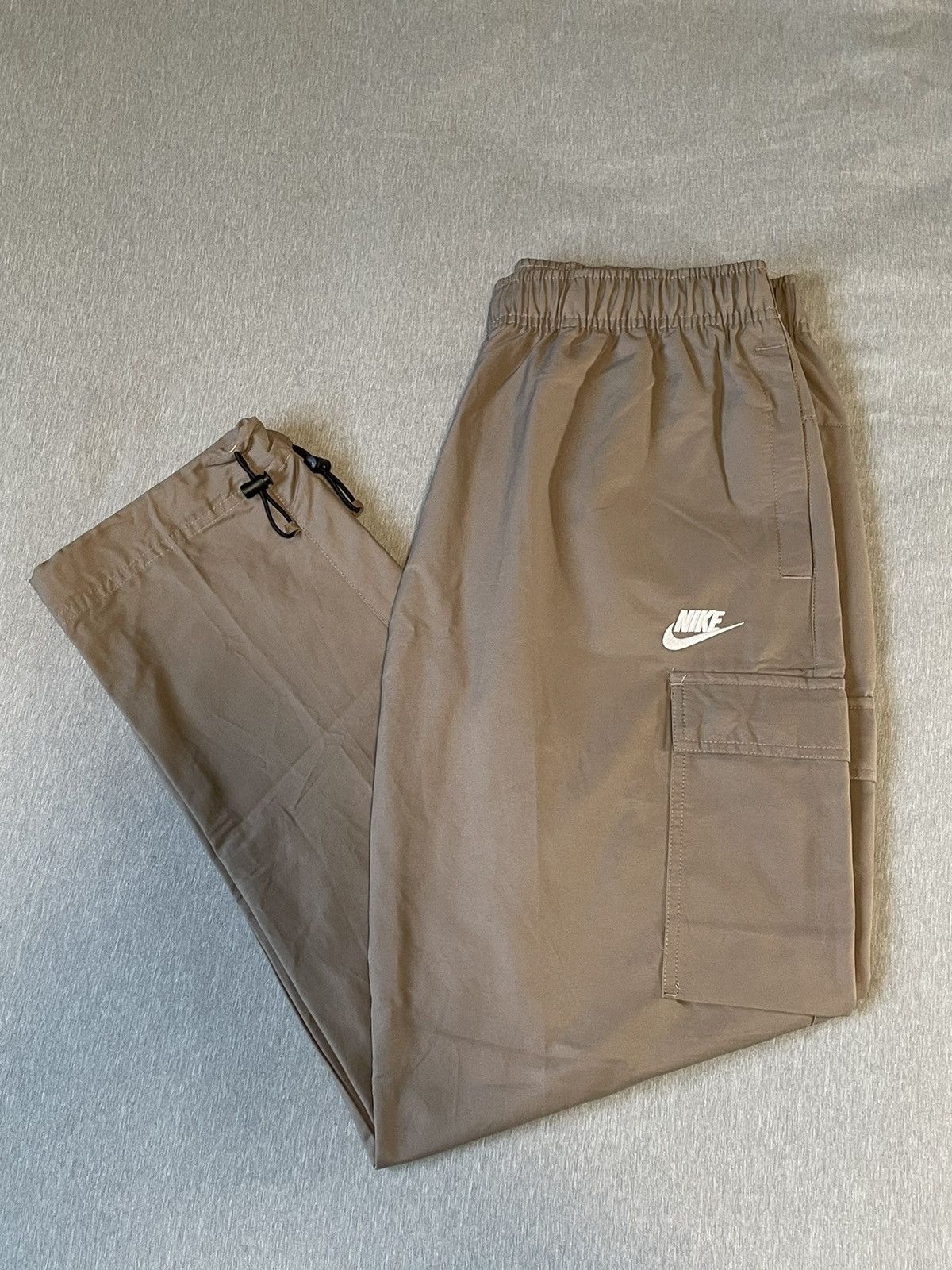 NIKE ESSENTIAL CARGO PANTS