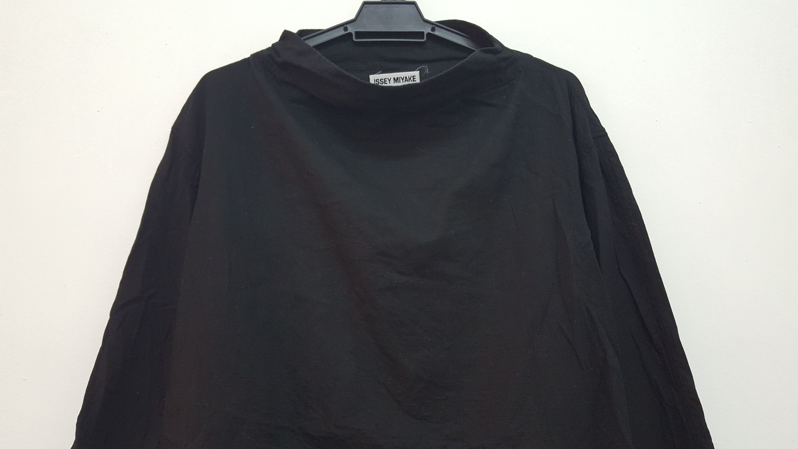Issey Miyake GRAIL 🔥🔥🔥 ISSEY MIYAKE LONG SHIRT DRAWSTRING MOCKNECK DESIGN Size US M / EU 48-50 / 2 - 5 Thumbnail