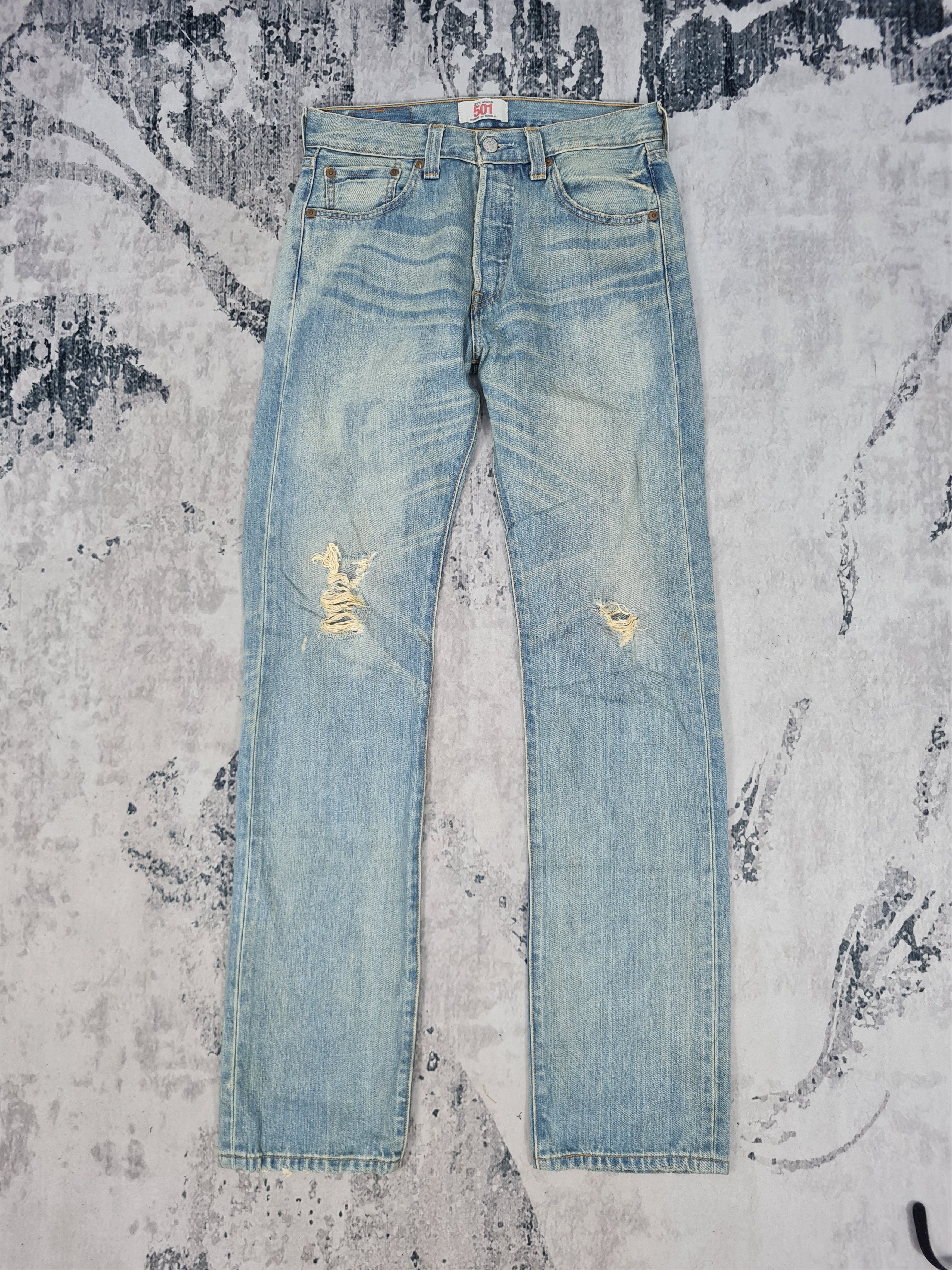 Levi's LEVIS 501 Sun Faded Distressed Denim Size 29x33 Jeans L0034 Size US 29 - 1 Thumbnail