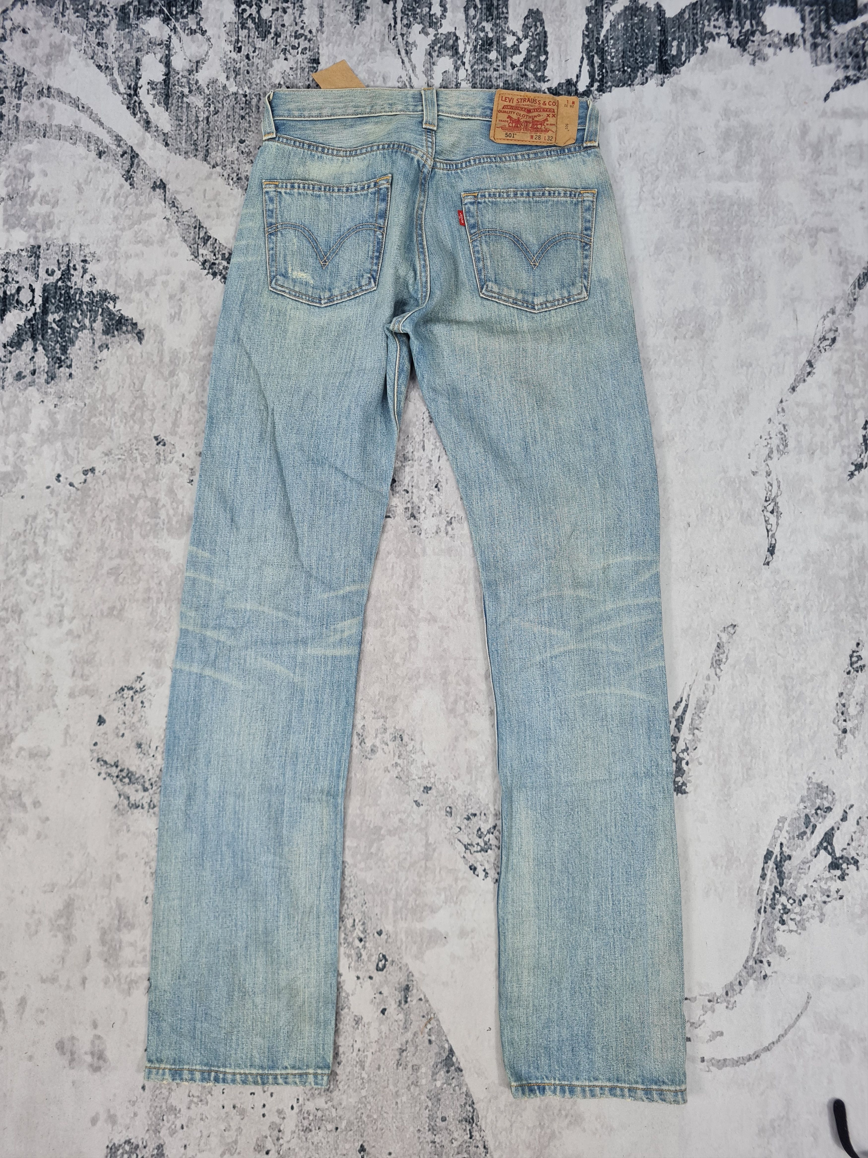Levi's LEVIS 501 Sun Faded Distressed Denim Size 29x33 Jeans L0034 Size US 29 - 2 Thumbnail