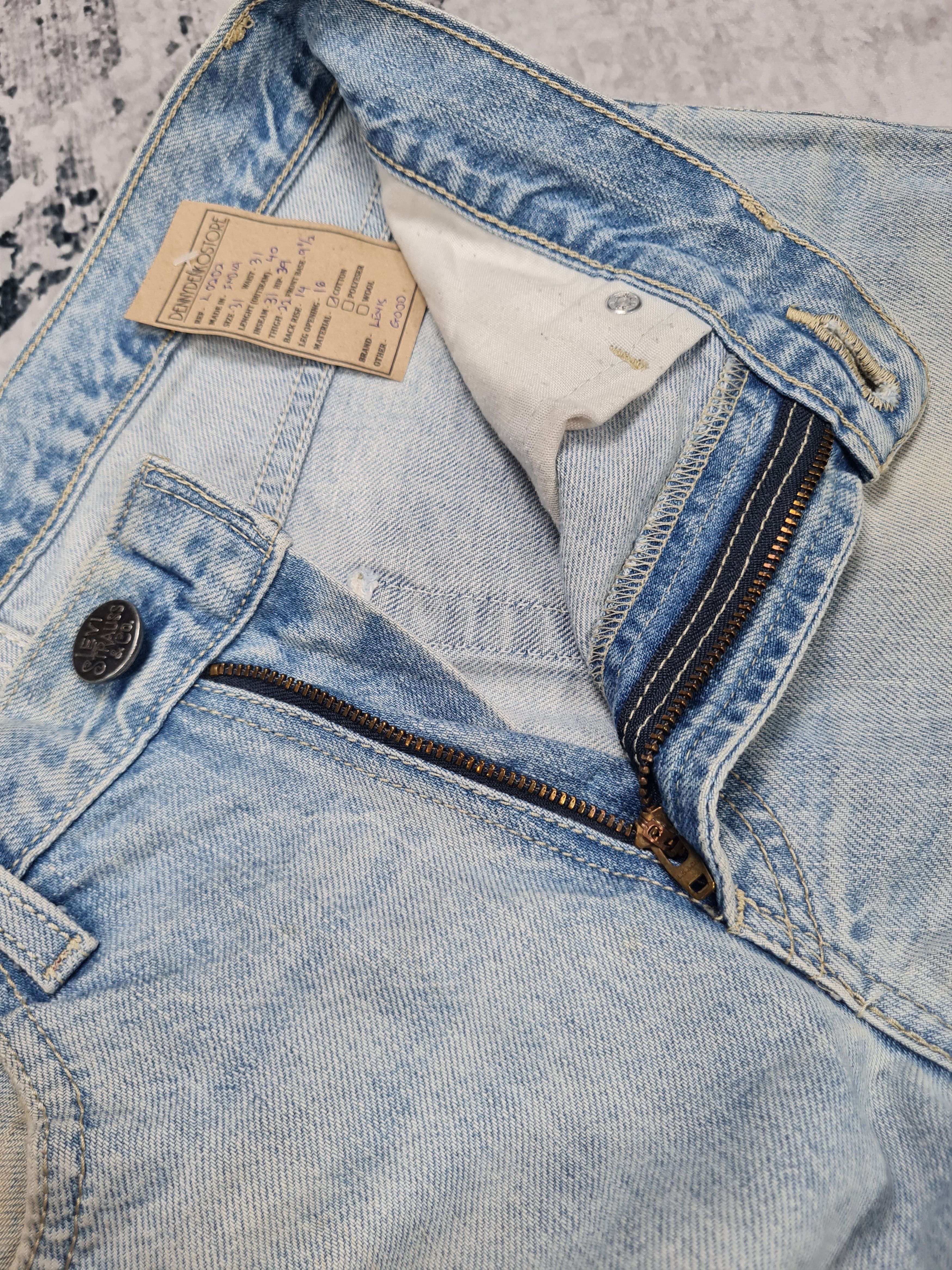 Levi's Vintage LEVIS Light Wash Faded Rusty Size 31X31 Jeans L0202 Size US 31 - 7 Thumbnail