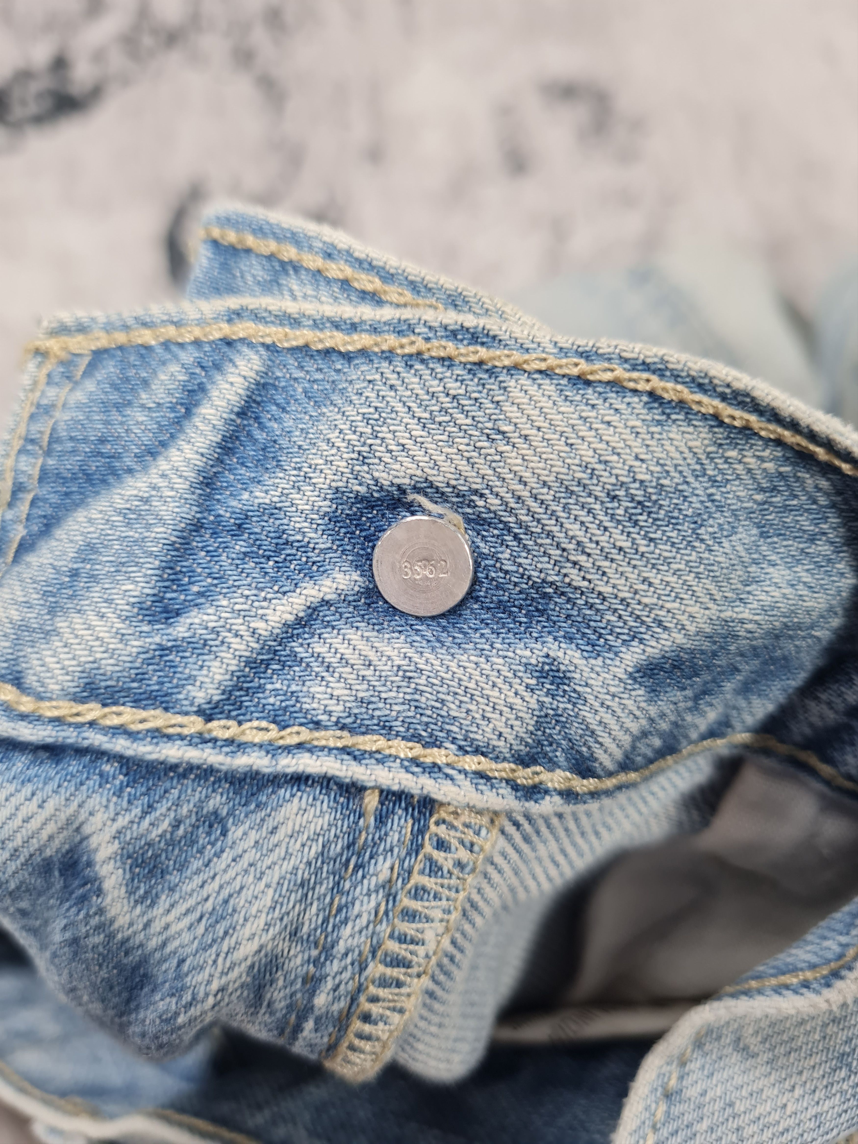 Levi's Vintage LEVIS Light Wash Faded Rusty Size 31X31 Jeans L0202 Size US 31 - 8 Thumbnail