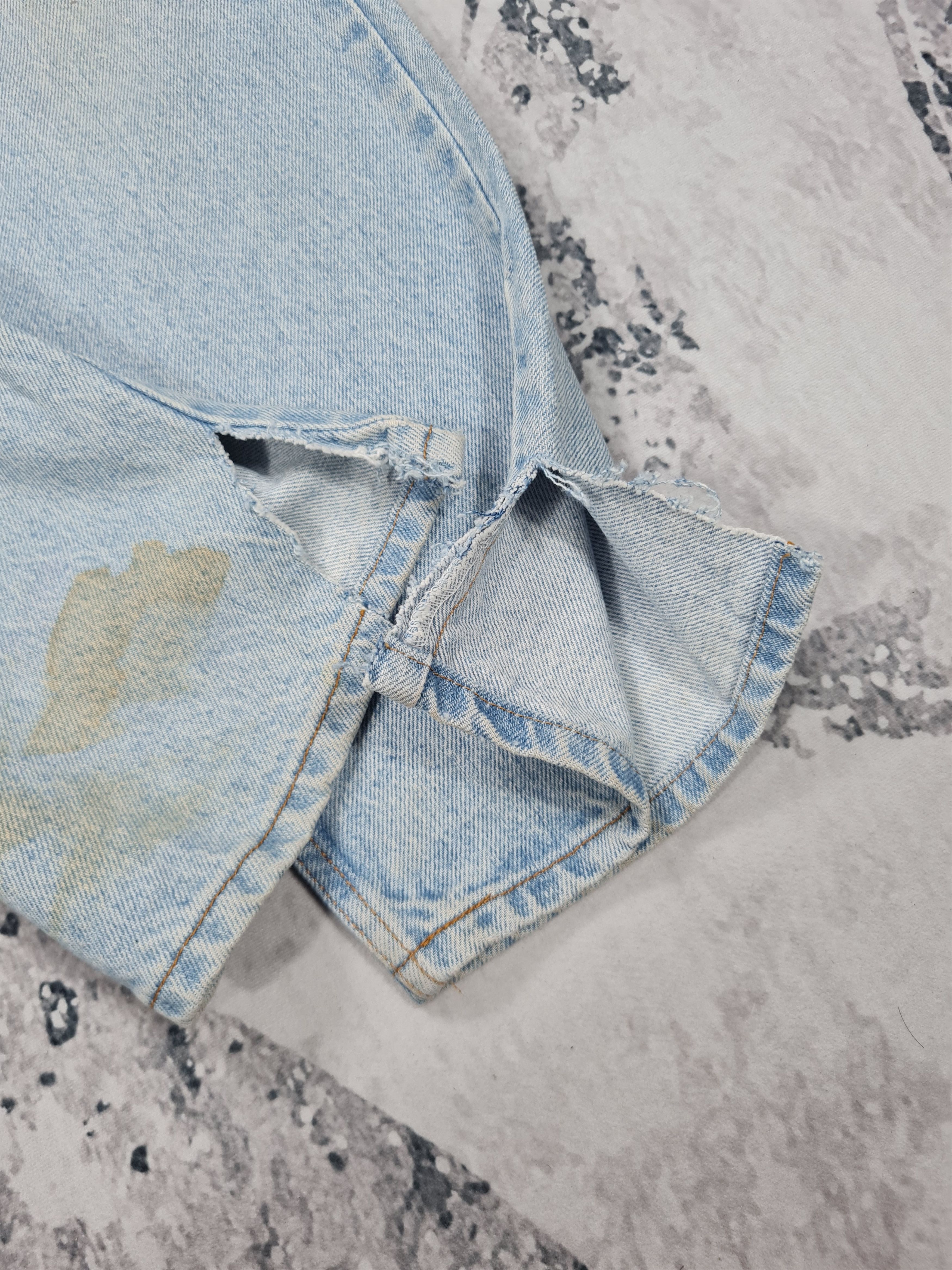 Levi's Vtg LEVIS 550 Light Wash Distressed Rusty 33X30 Jeans L0253 Size US 33 - 9 Thumbnail