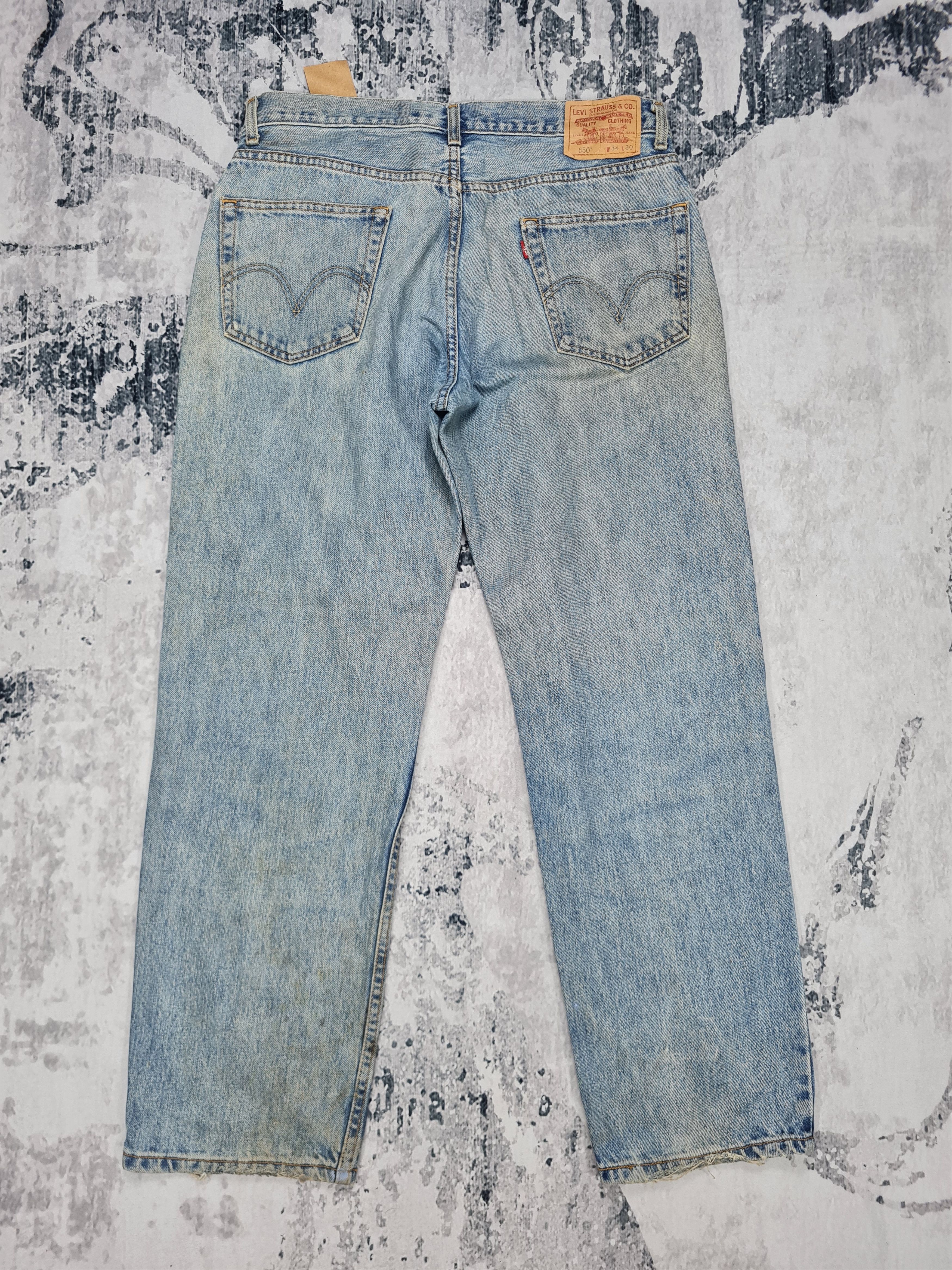 Image of Vintage Levis 550 Light Wash Rusty Size 35X30 Jeans L0205 in Light Blue, Men's