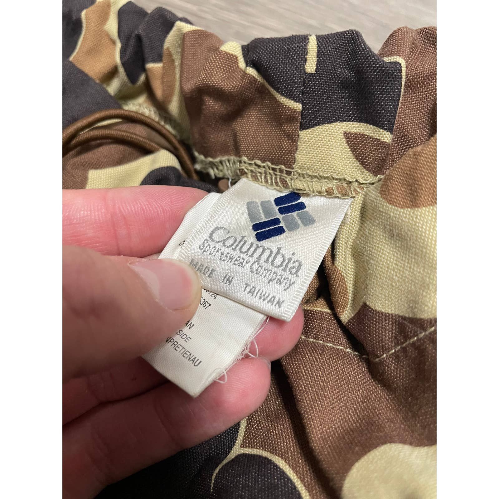 Columbia Vintage Columbia Camo Pants Sz M Size US 32 / EU 48 - 2 Thumbnail