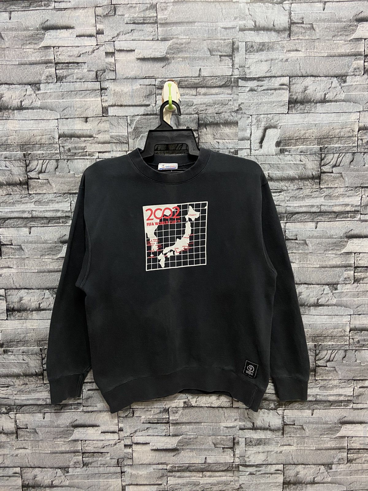 Japanese Brand Vintage Fifa Korea Japan Sweatshirt big logo map fit L Size US L / EU 52-54 / 3 - 1 Thumbnail
