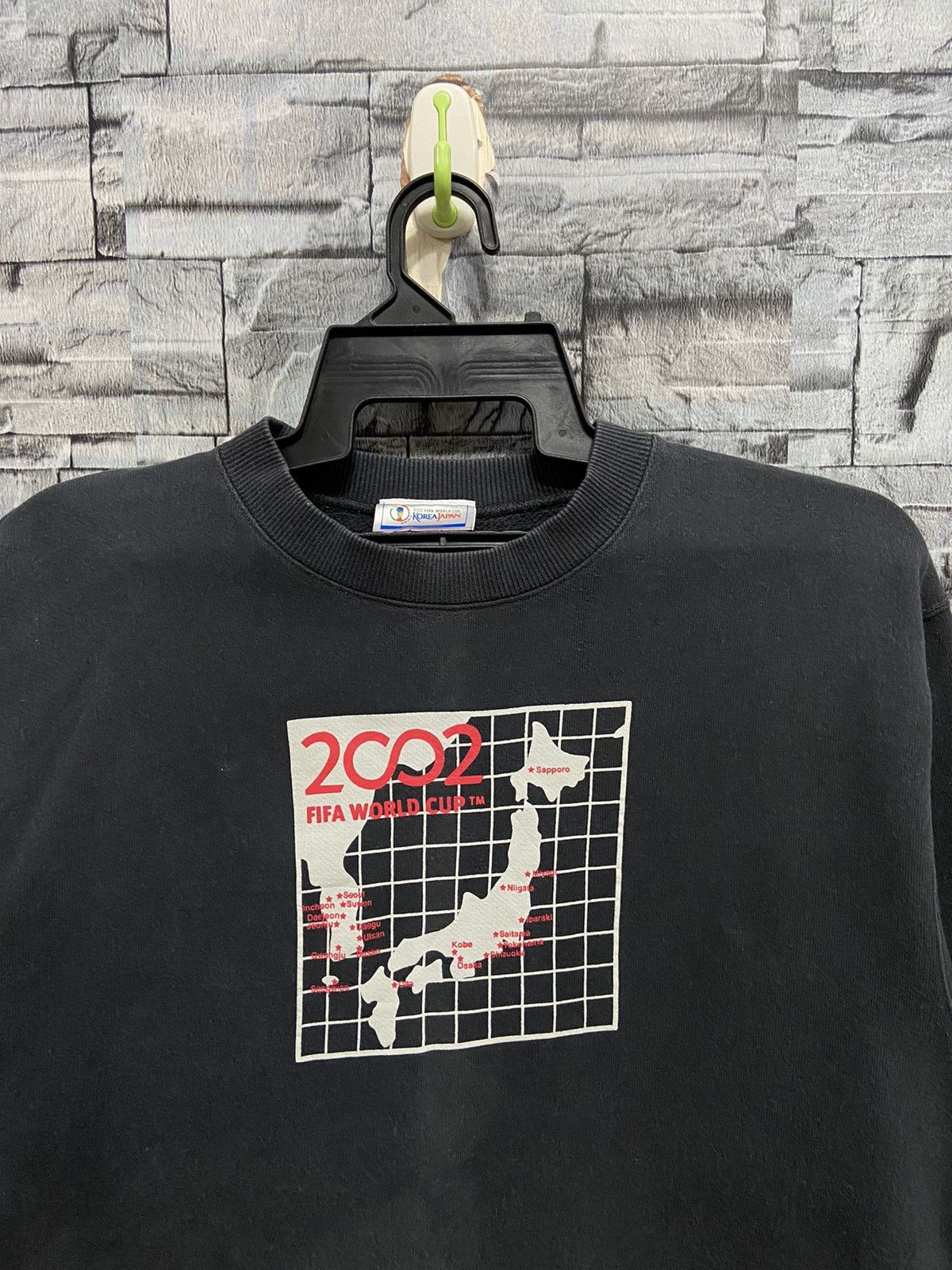 Japanese Brand Vintage Fifa Korea Japan Sweatshirt big logo map fit L Size US L / EU 52-54 / 3 - 2 Thumbnail