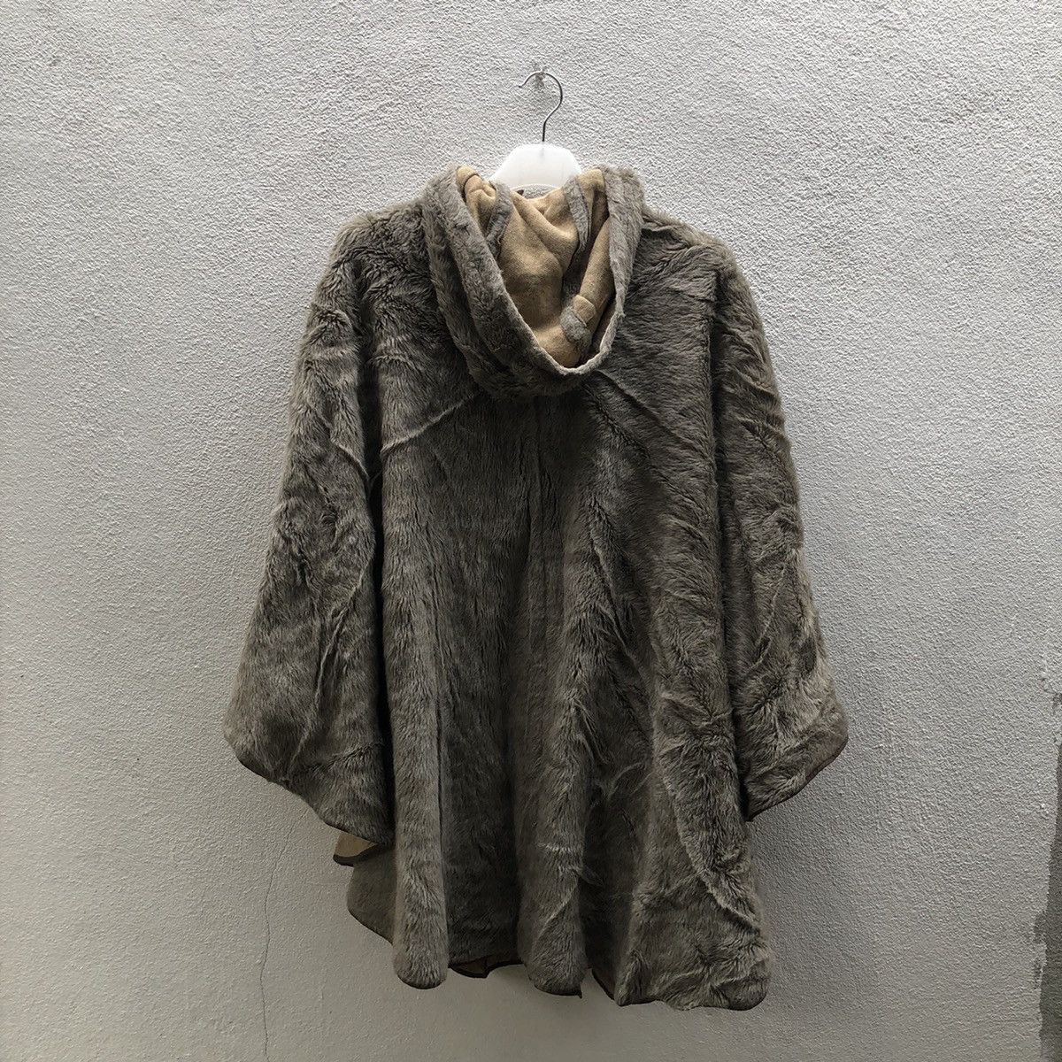 Designer × Japanese Brand Jane More faux fur pancho with hoodie Size US M / EU 48-50 / 2 - 7 Thumbnail