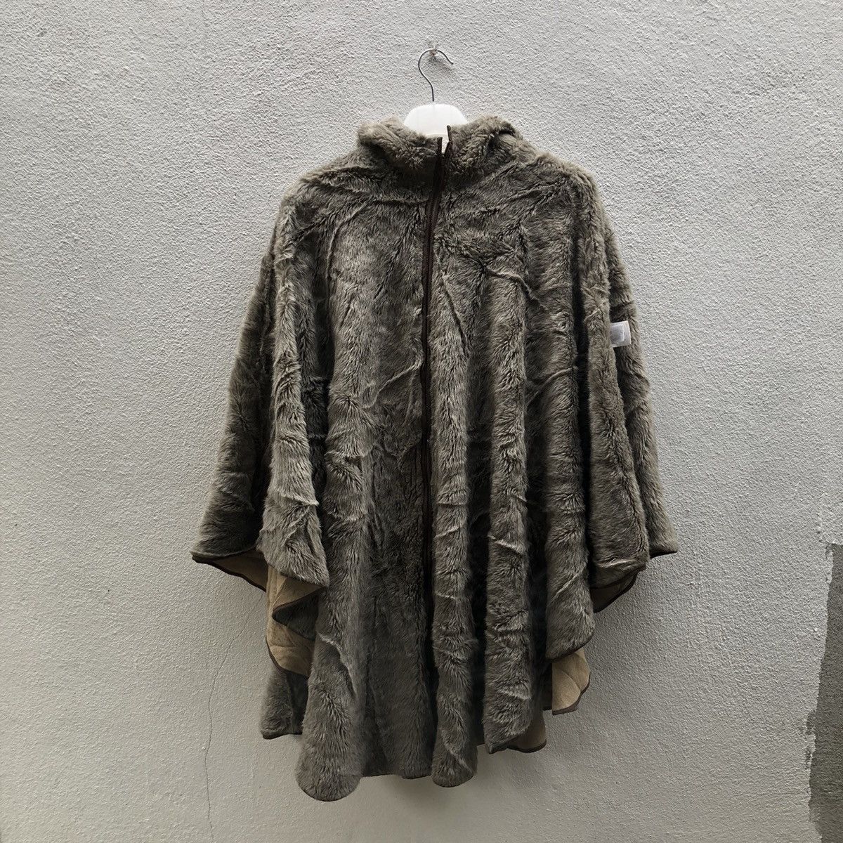 Designer × Japanese Brand Jane More faux fur pancho with hoodie Size US M / EU 48-50 / 2 - 1 Thumbnail
