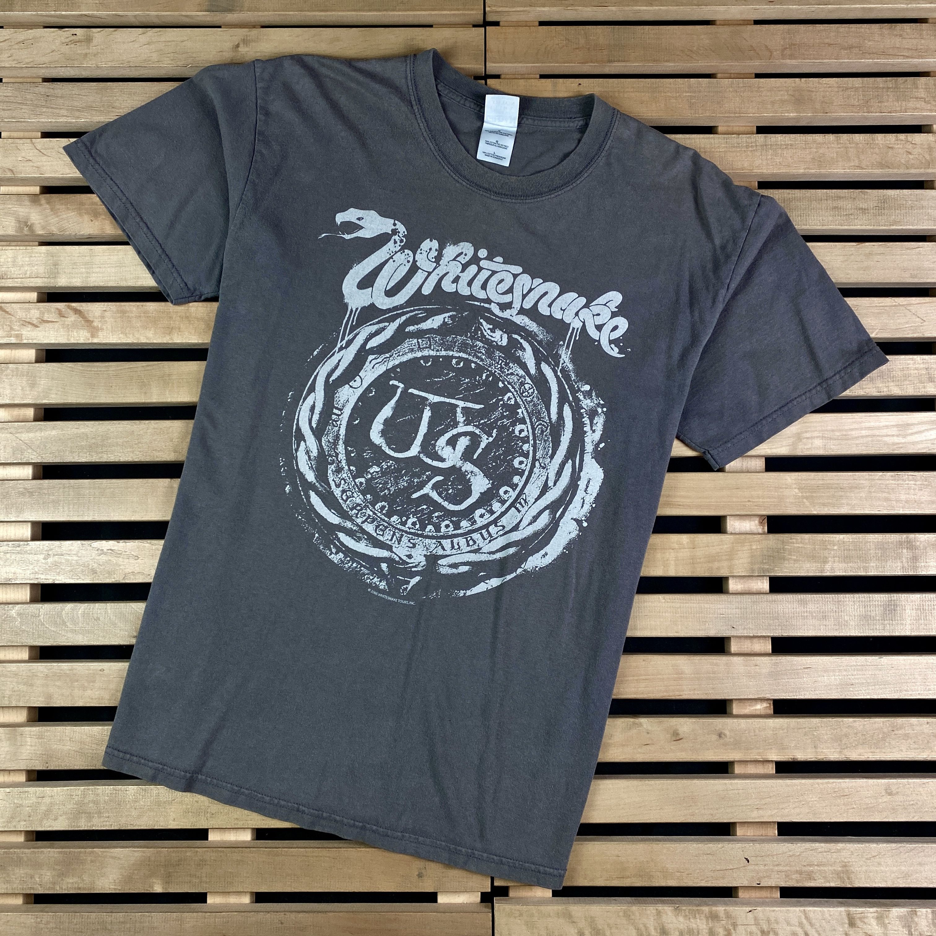 Band Tees × Vintage Mens Vintage T Shirt Whitesnake Size L 2006 Tour Size US L / EU 52-54 / 3 - 1 Thumbnail