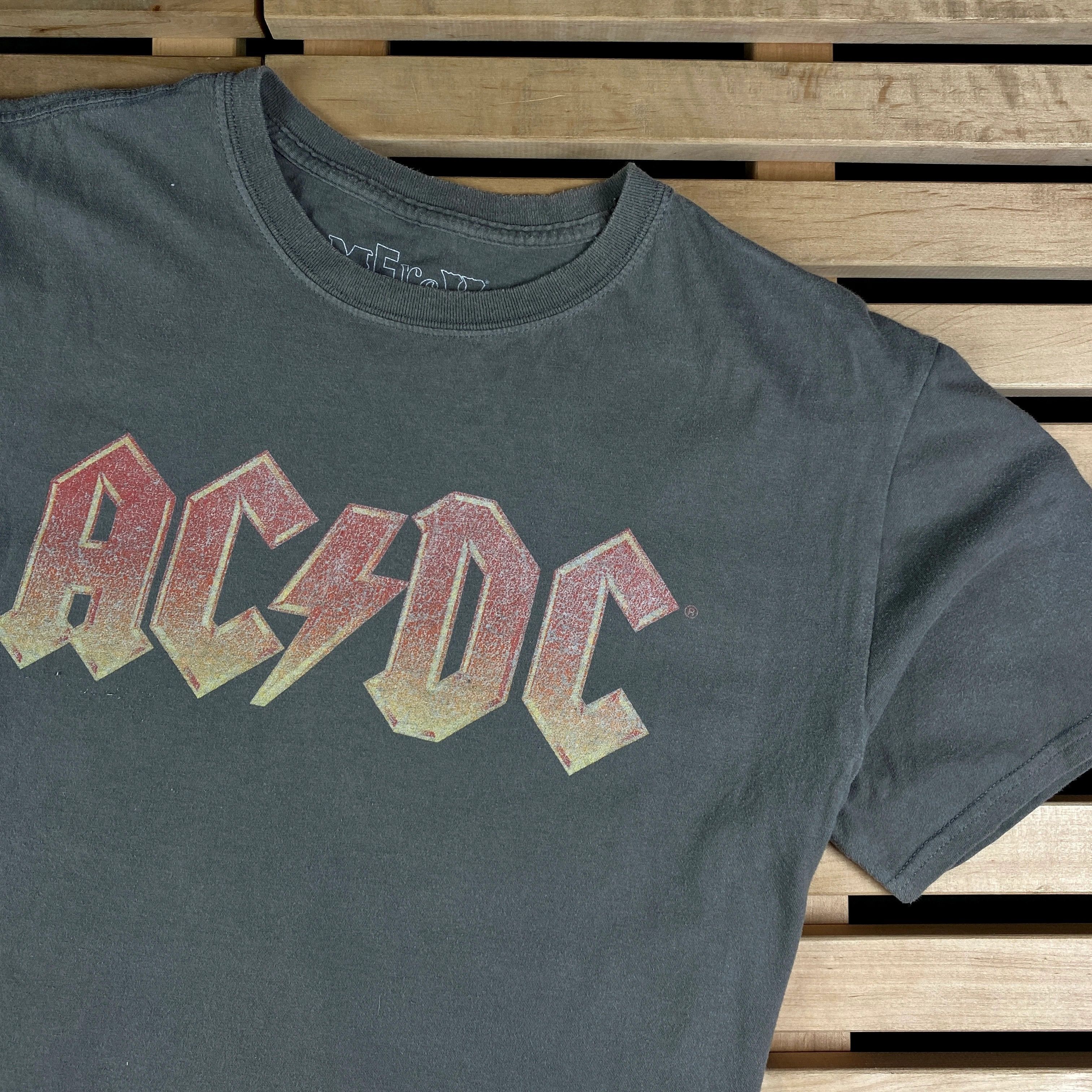 AC/DC × Band Tees × Vintage Mens Vintage T Shirt AC/DC ACDC Size L Size US L / EU 52-54 / 3 - 2 Thumbnail