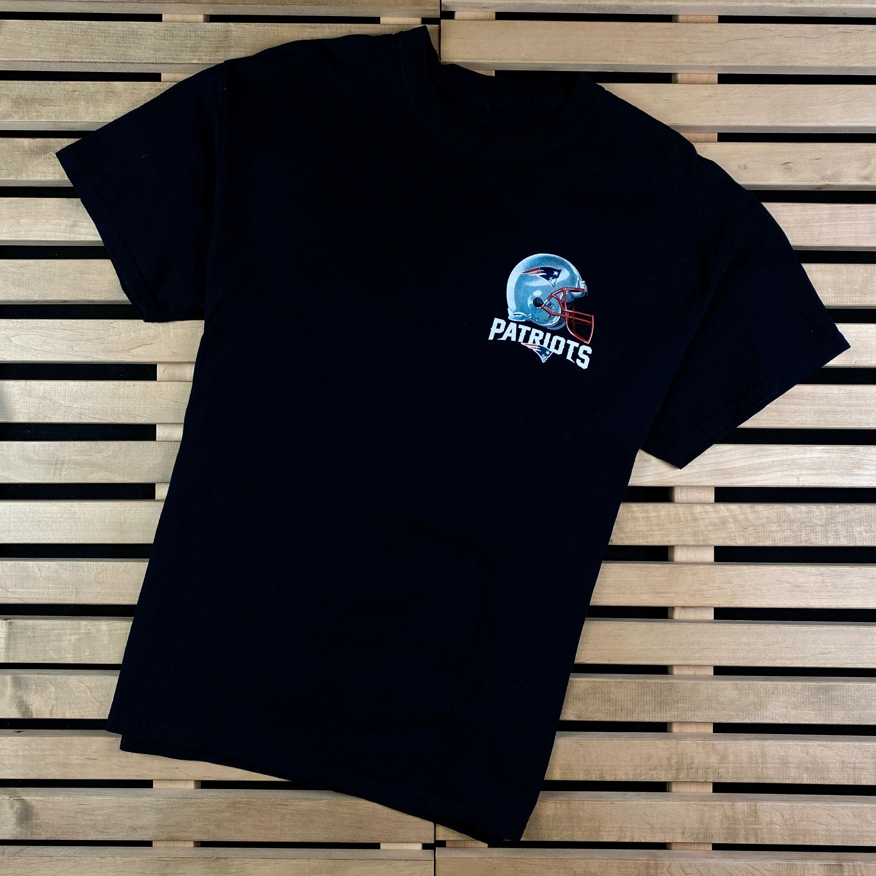 Majestic × Vintage Mens Vintage T Shirt Majestic Patriots Size L Size US L / EU 52-54 / 3 - 1 Thumbnail