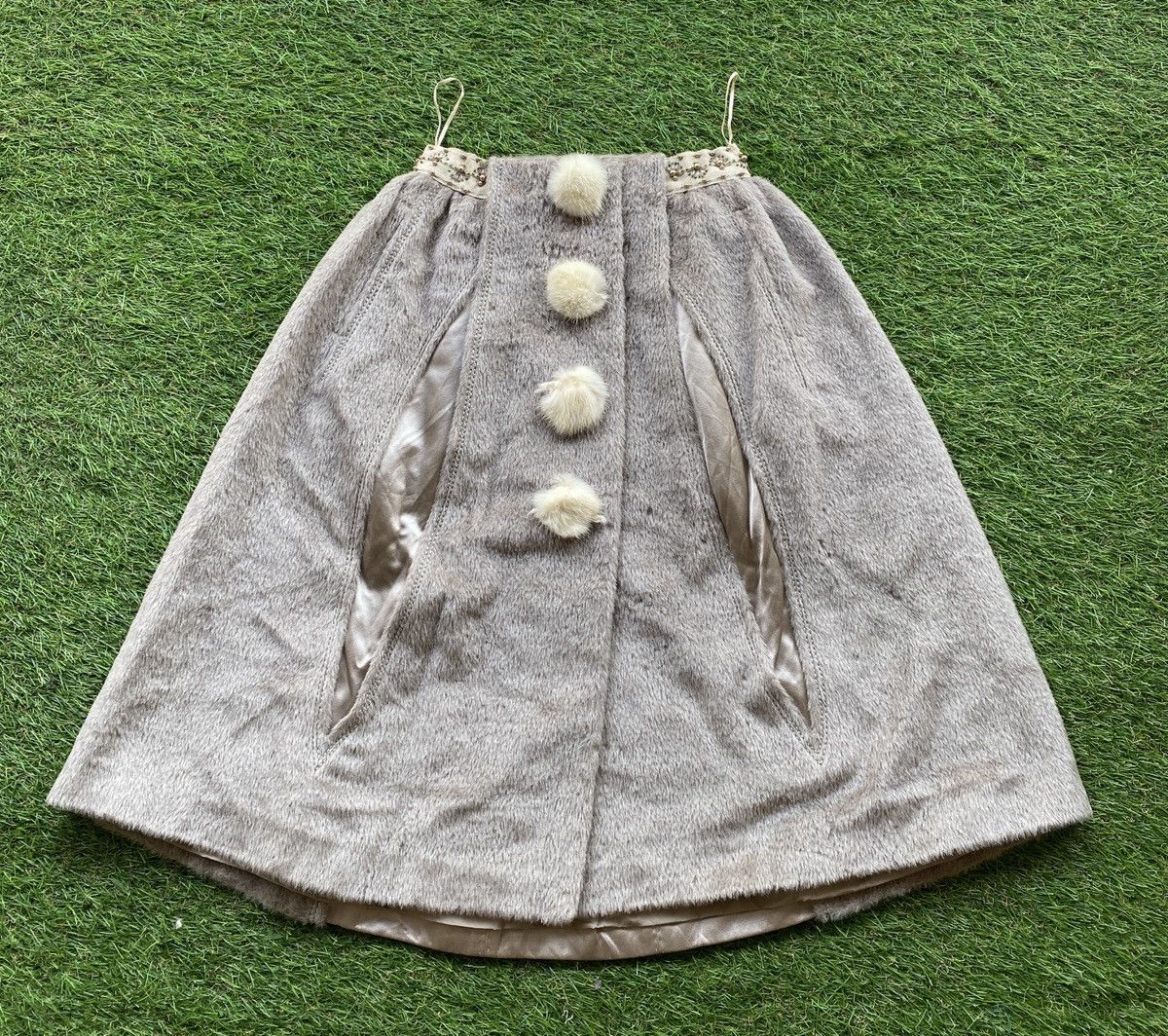 Louis Vuitton LOUIS VUITTON FUR SKIRT Size 26" / US 2 / IT 38 - 1 Thumbnail