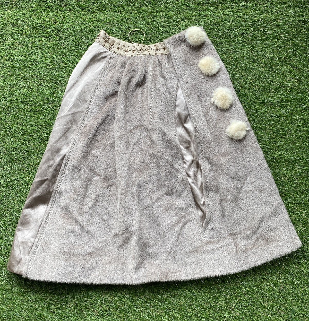 Louis Vuitton LOUIS VUITTON FUR SKIRT Size 26" / US 2 / IT 38 - 10 Thumbnail