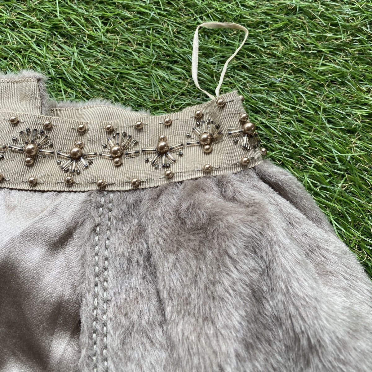 Louis Vuitton LOUIS VUITTON FUR SKIRT Size 26" / US 2 / IT 38 - 9 Thumbnail