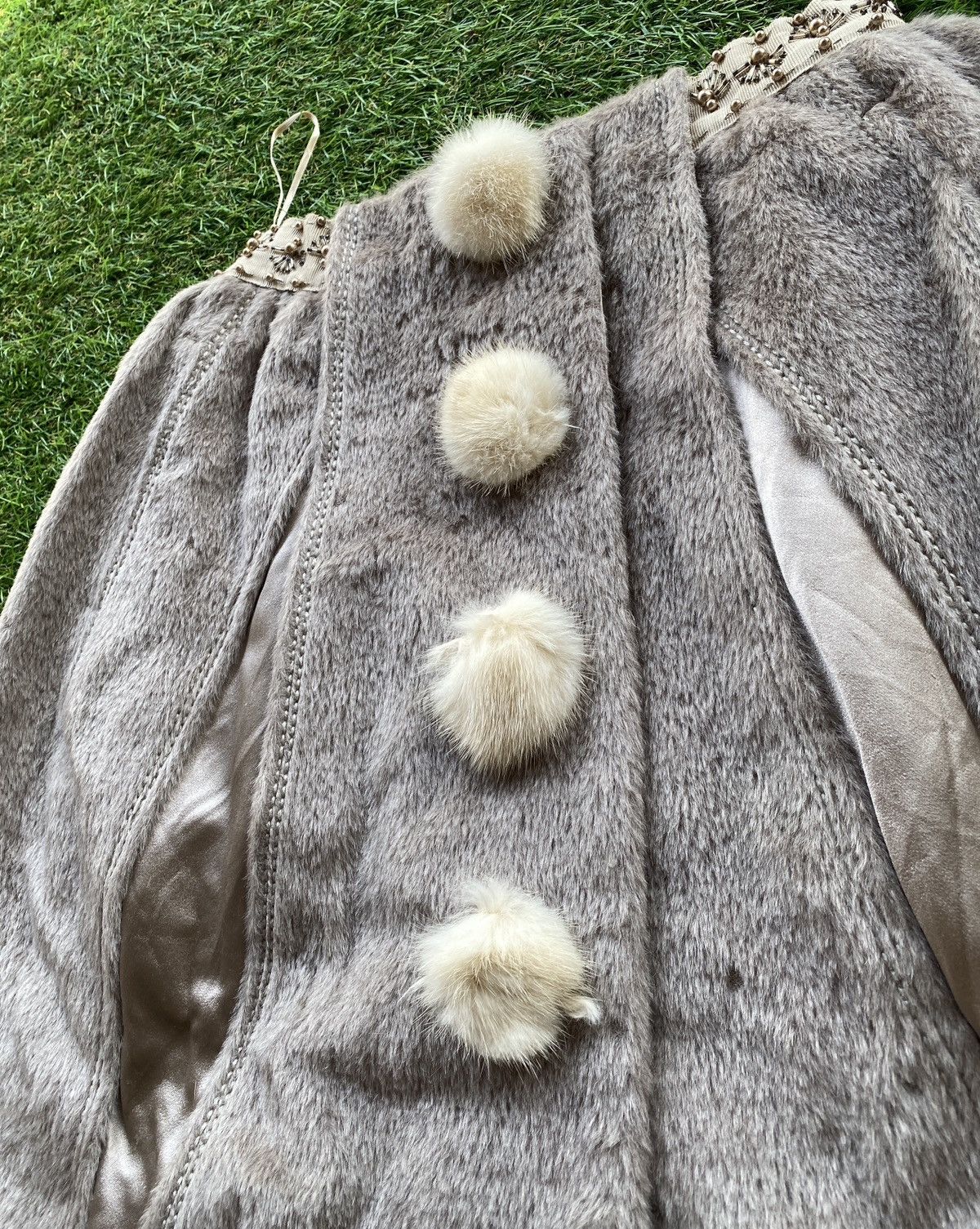 Louis Vuitton LOUIS VUITTON FUR SKIRT Size 26" / US 2 / IT 38 - 2 Thumbnail