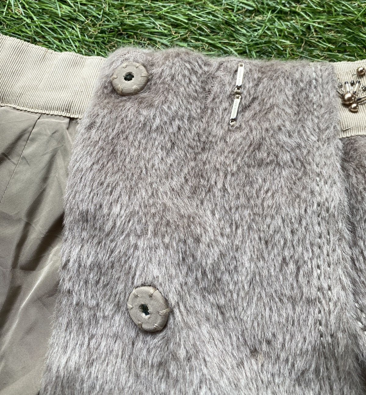 Louis Vuitton LOUIS VUITTON FUR SKIRT Size 26" / US 2 / IT 38 - 16 Thumbnail