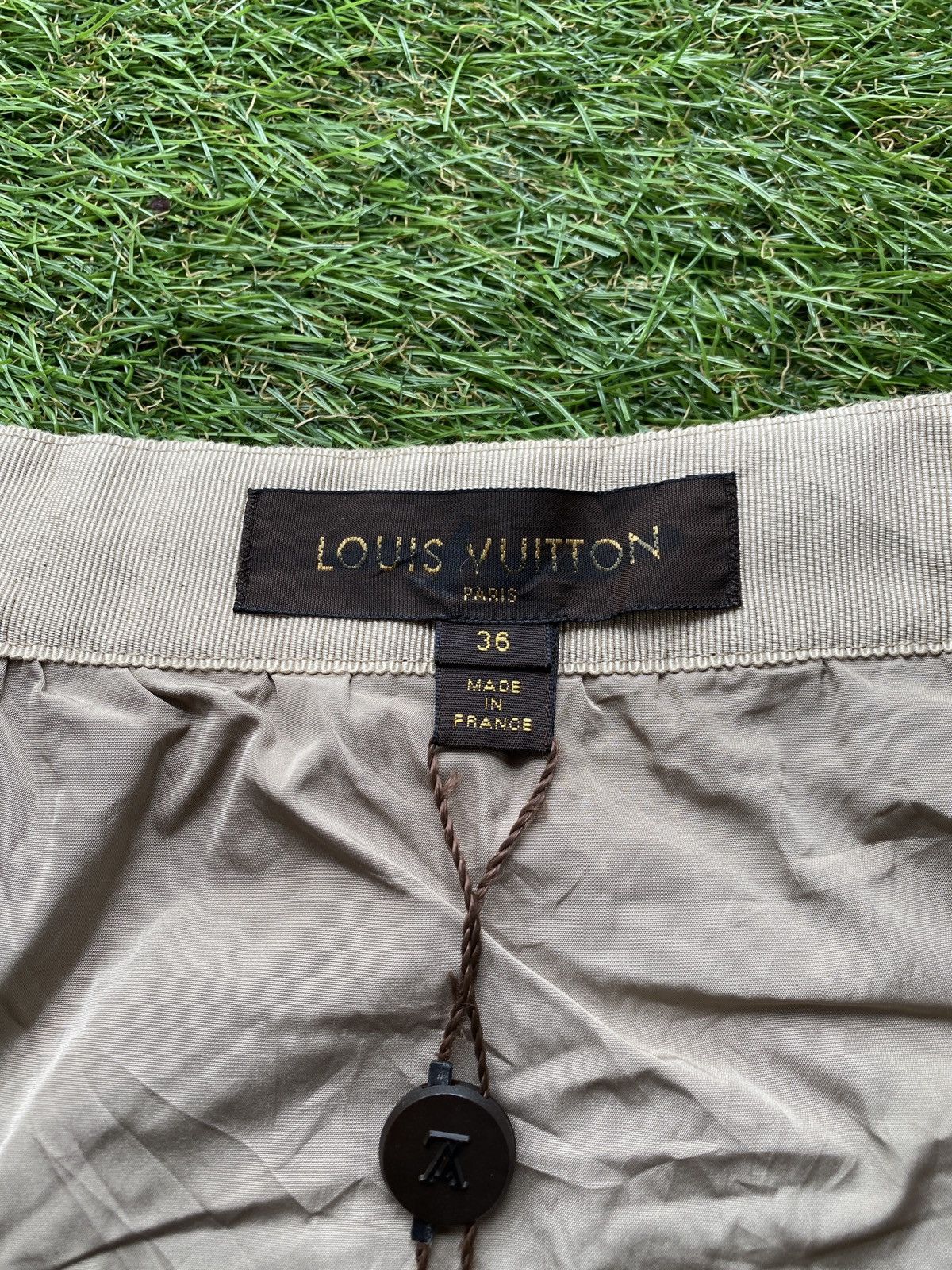 Louis Vuitton LOUIS VUITTON FUR SKIRT Size 26" / US 2 / IT 38 - 20 Thumbnail