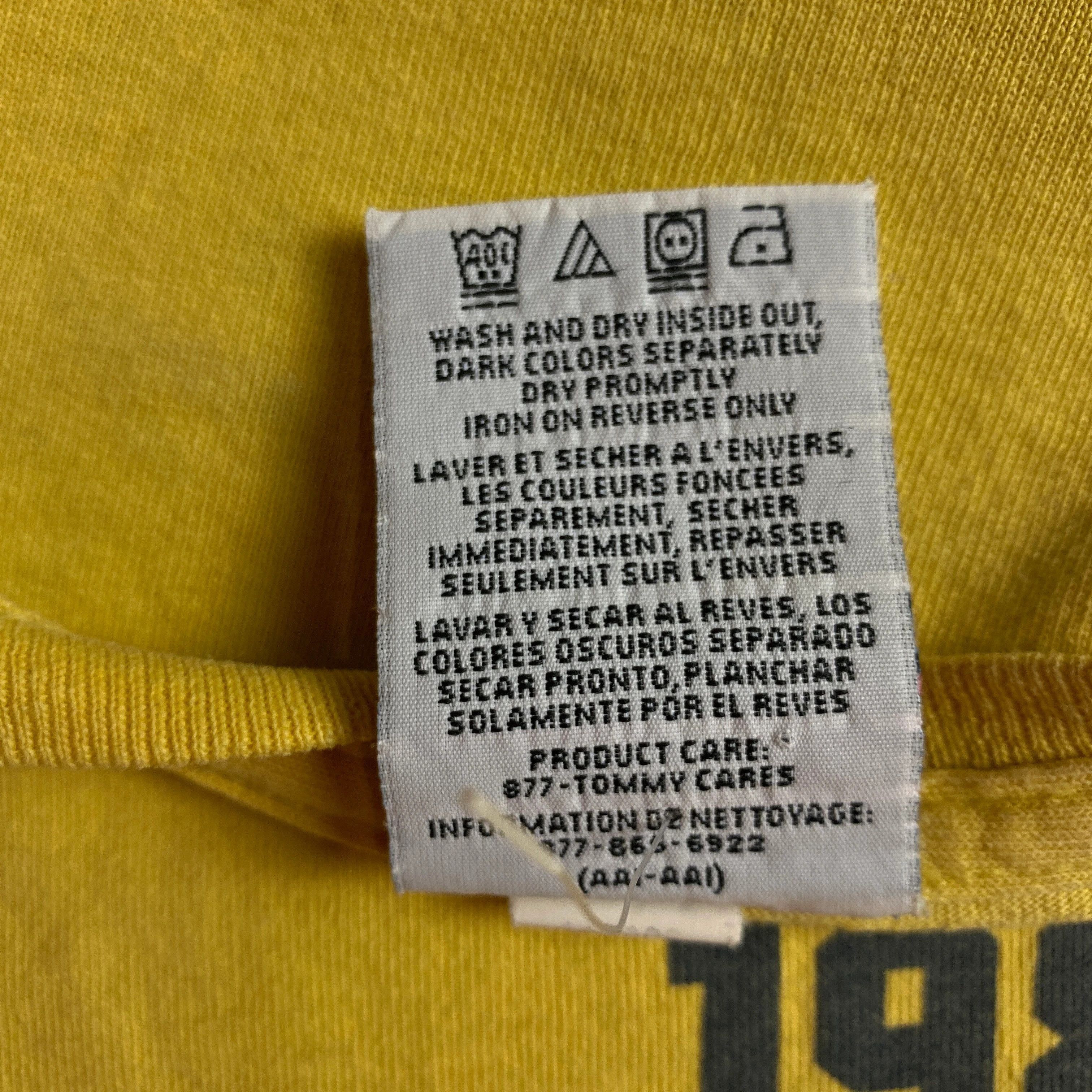 Tommy Hilfiger Vintage T Shirt Tommy Hilfiger Vintage Size XL Big Print Size US XL / EU 56 / 4 - 5 Thumbnail
