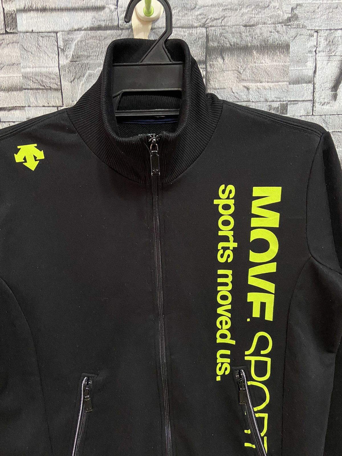 Japanese Brand Descente sweatshirt small logo size M Size US M / EU 48-50 / 2 - 3 Thumbnail