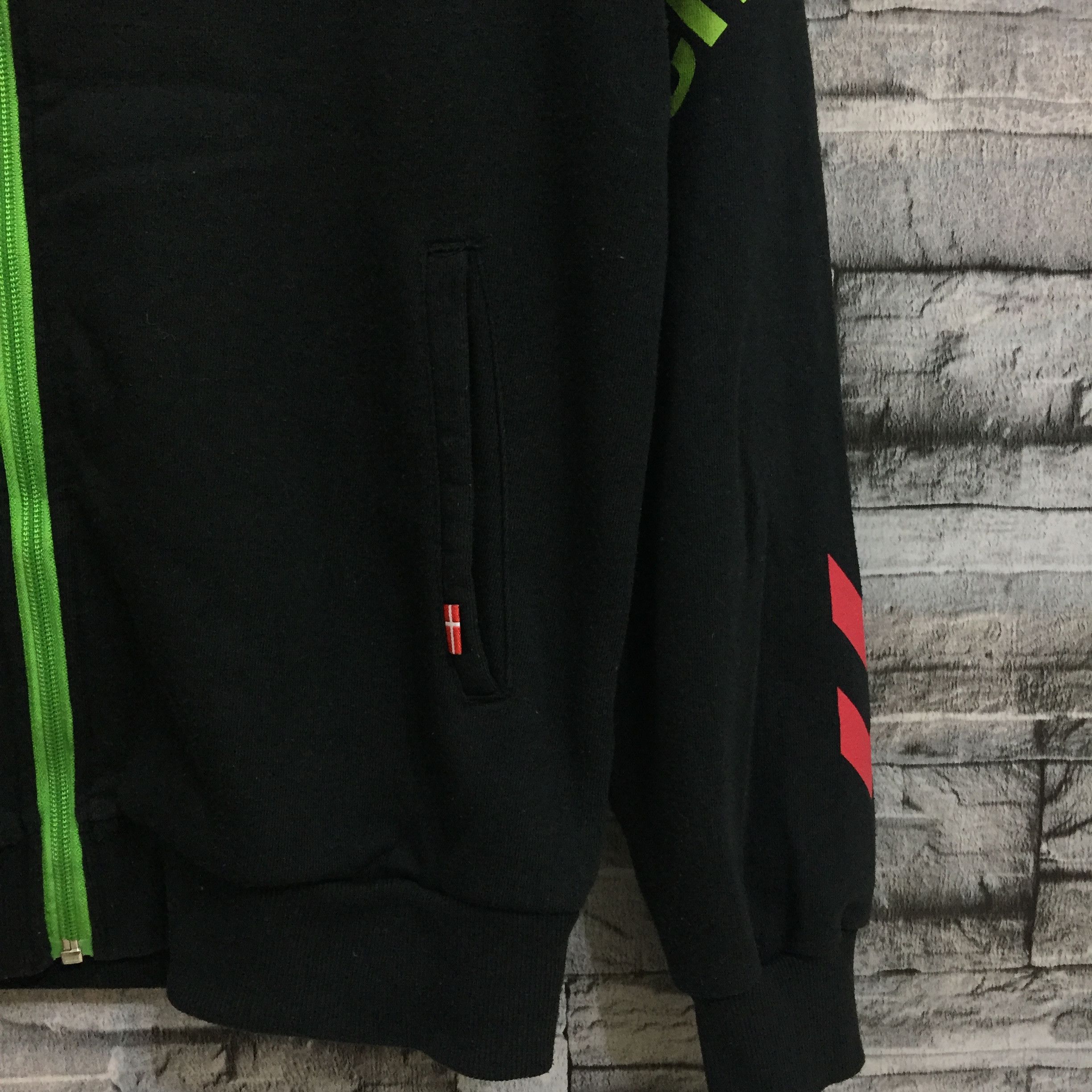 Hummel Vintage Hummel sweatshirt scandinavia design size M Size US M / EU 48-50 / 2 - 10 Thumbnail