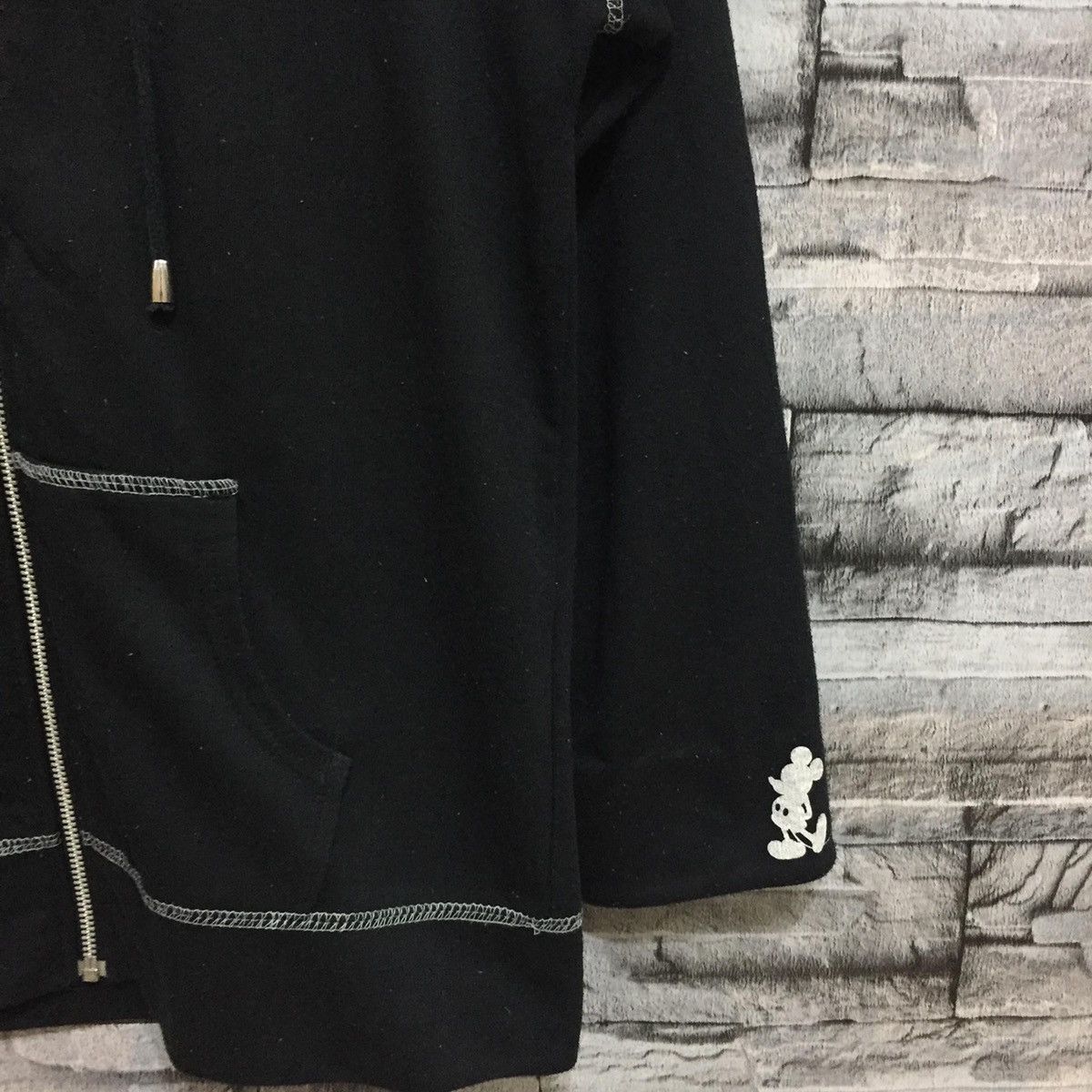 Mickey Mouse Vintage Mickey Mouse hoodie big logo embroidered Size L / US 10 / IT 46 - 8 Thumbnail