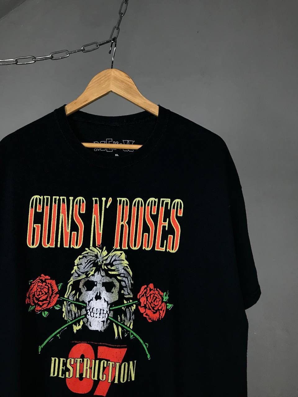 Guns N' Roses Guns N Roses vintage rock band overprinted tour tee Size US XL / EU 56 / 4 - 3 Thumbnail