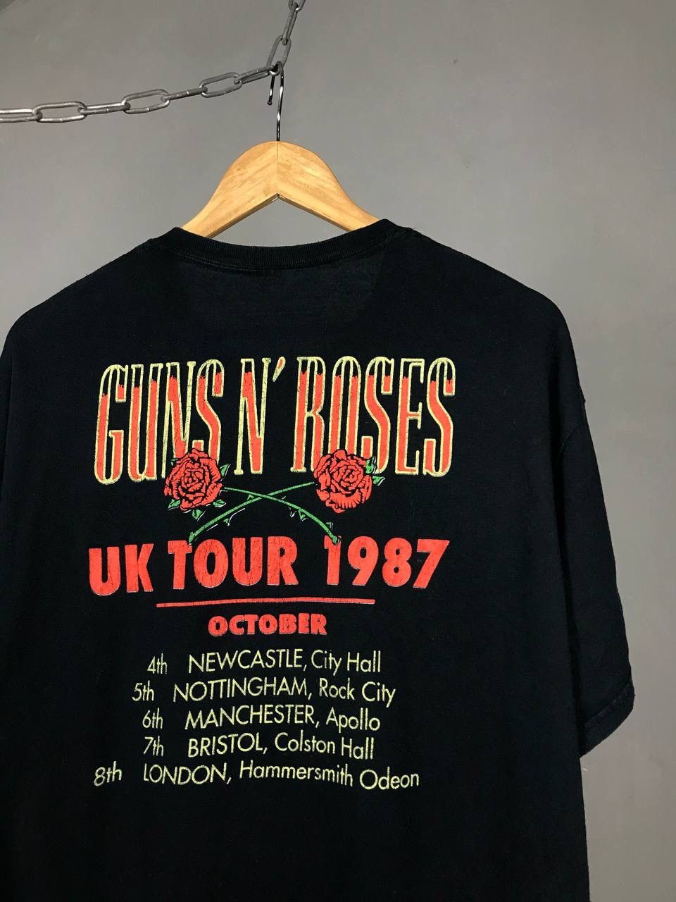 Guns N' Roses Guns N Roses vintage rock band overprinted tour tee Size US XL / EU 56 / 4 - 6 Thumbnail