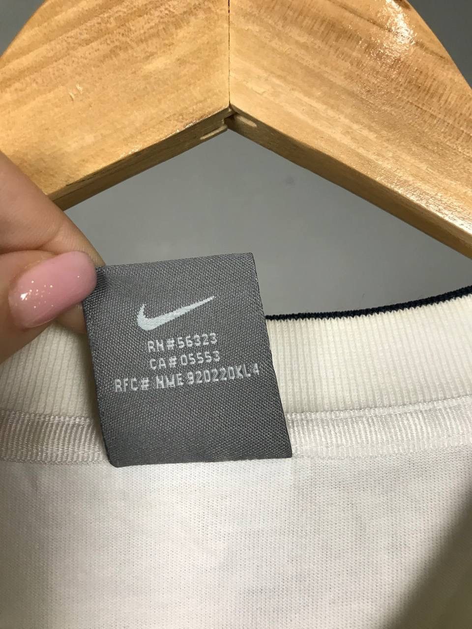 Nike × Vintage Nike swoosh streetwear vintage center logo tee Size US XXL / EU 58 / 5 - 4 Thumbnail