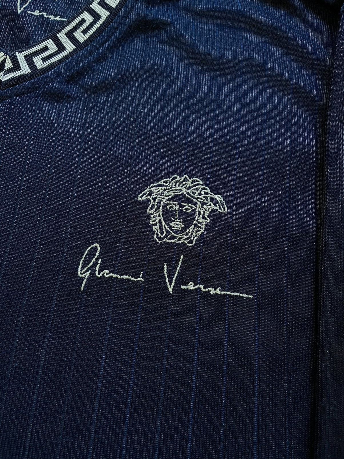 Versace × Versace Jeans Couture × Vintage Vintage Versace Jeans Couture Longsleeve Size US L / EU 52-54 / 3 - 2 Thumbnail