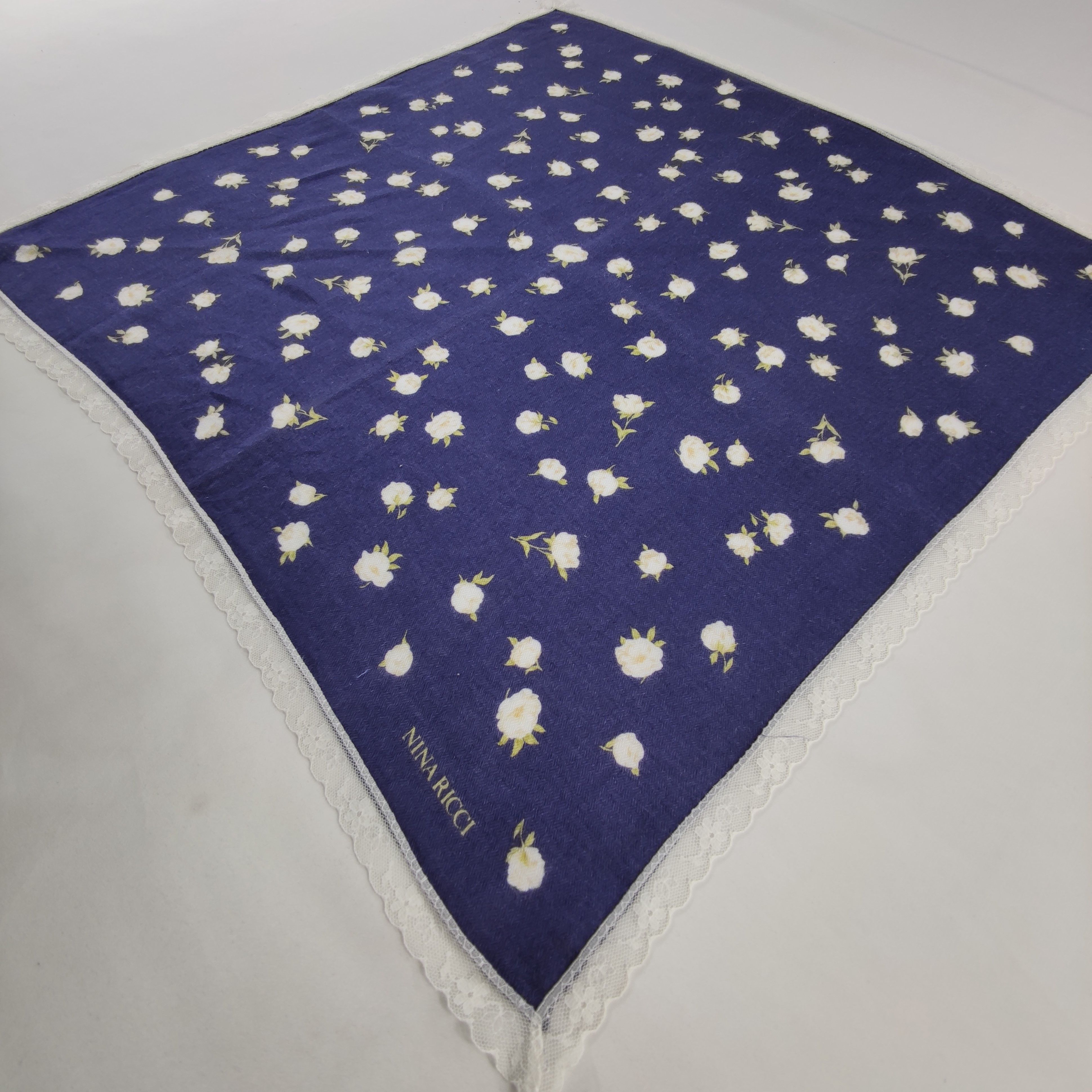 Nina Ricci Nina Ricci Handkerchief/Neckerchief/Bandana Size ONE SIZE - 3 Thumbnail