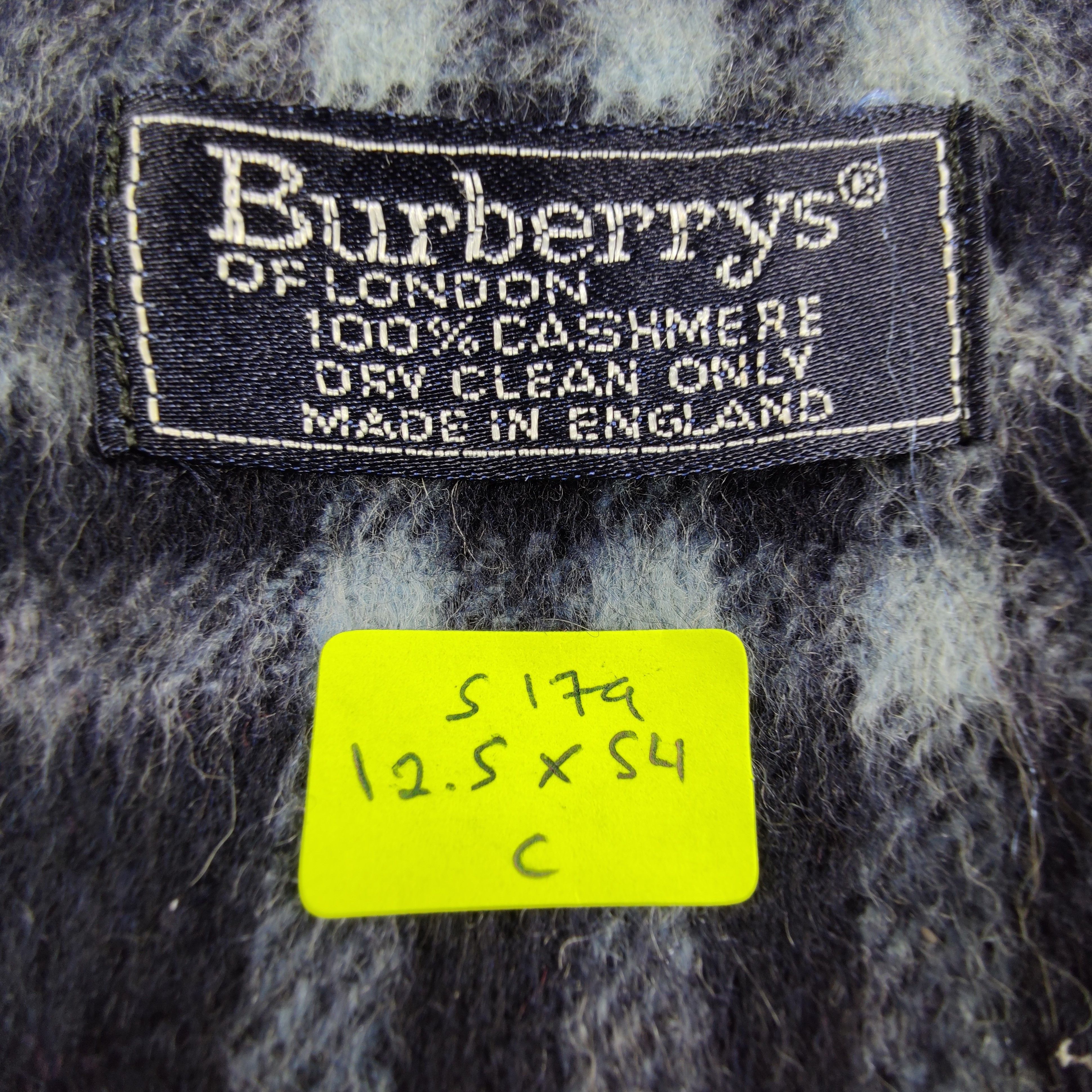 Burberry Burberry Nova Check Scarf/Muffler/Cashmere S179 Size ONE SIZE - 4 Thumbnail
