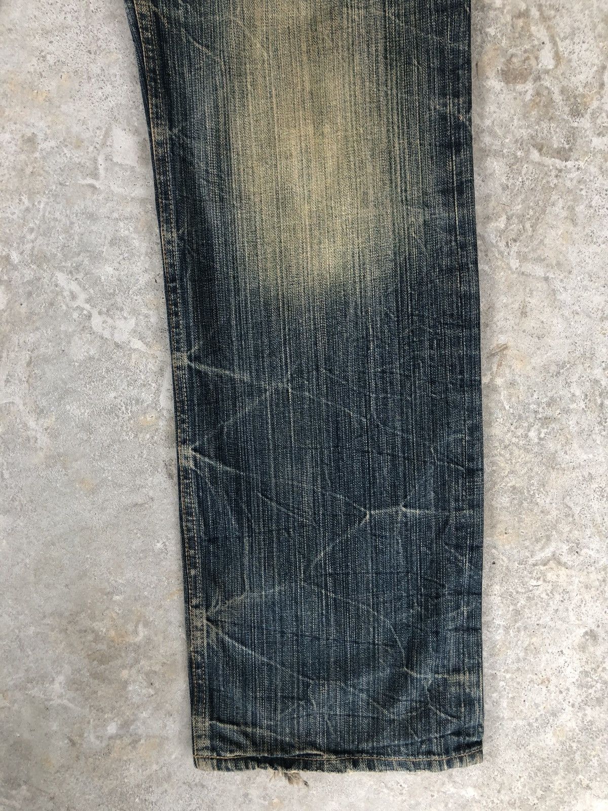 Mossimo Mossimo Mudwash Distressed Jeans Buckle Back Size US 33 - 7 Thumbnail