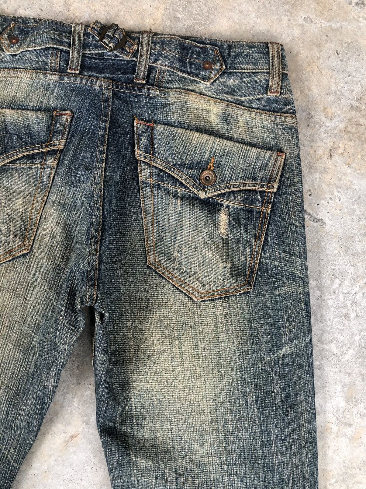 Mossimo Mossimo Mudwash Distressed Jeans Buckle Back Size US 33 - 10 Thumbnail