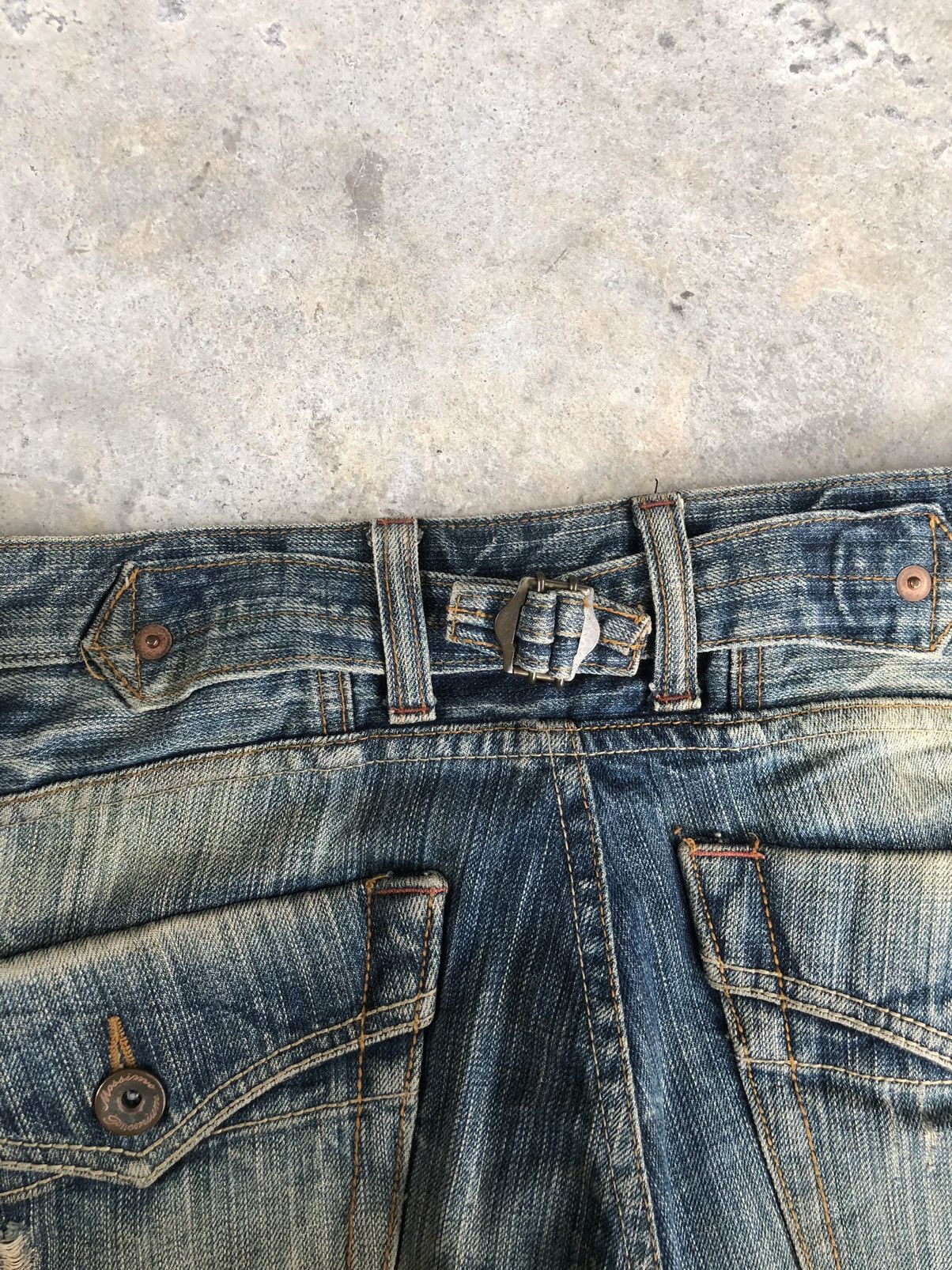 Mossimo Mossimo Mudwash Distressed Jeans Buckle Back Size US 33 - 13 Thumbnail