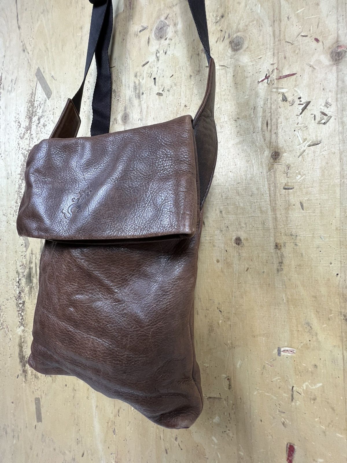agnes b. Agnes B Voyage Leather Crossbody Sling bag leather Size ONE SIZE - 7 Thumbnail
