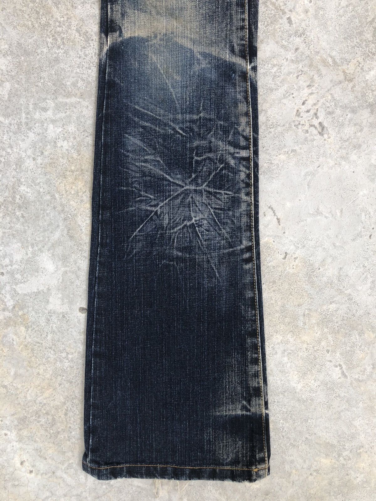 Tornado Mart Japanese Modern Flared Jeans Distressed Jeans Size US 32 / EU 48 - 6 Thumbnail