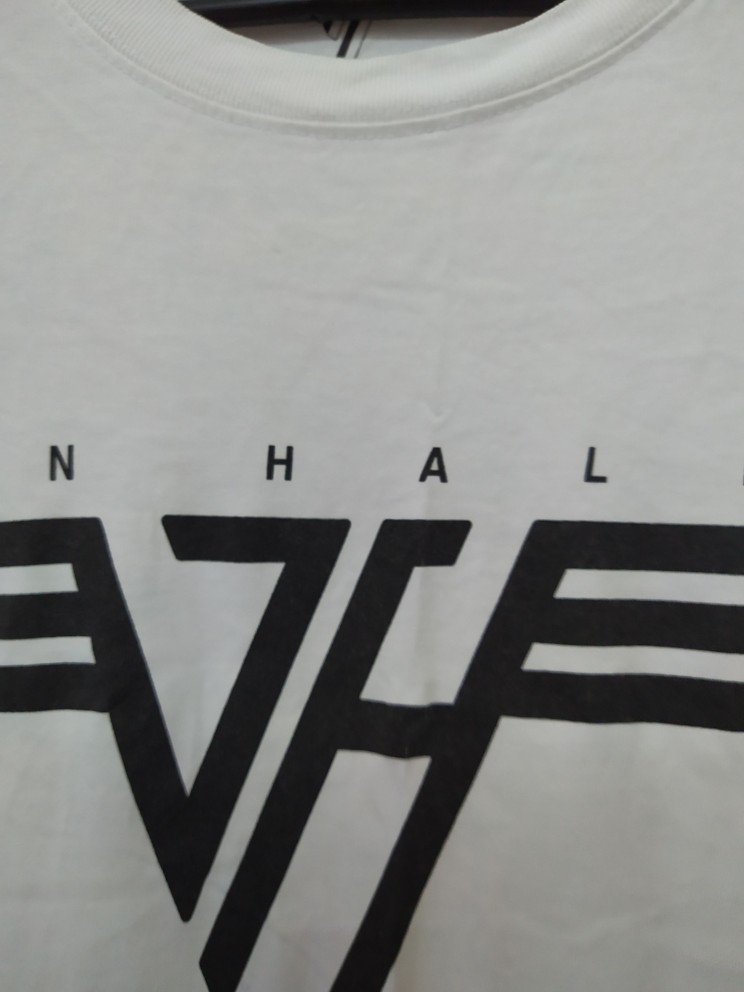 Band Tees VAN HALEN SHIRT (B914) Size US L / EU 52-54 / 3 - 2 Thumbnail
