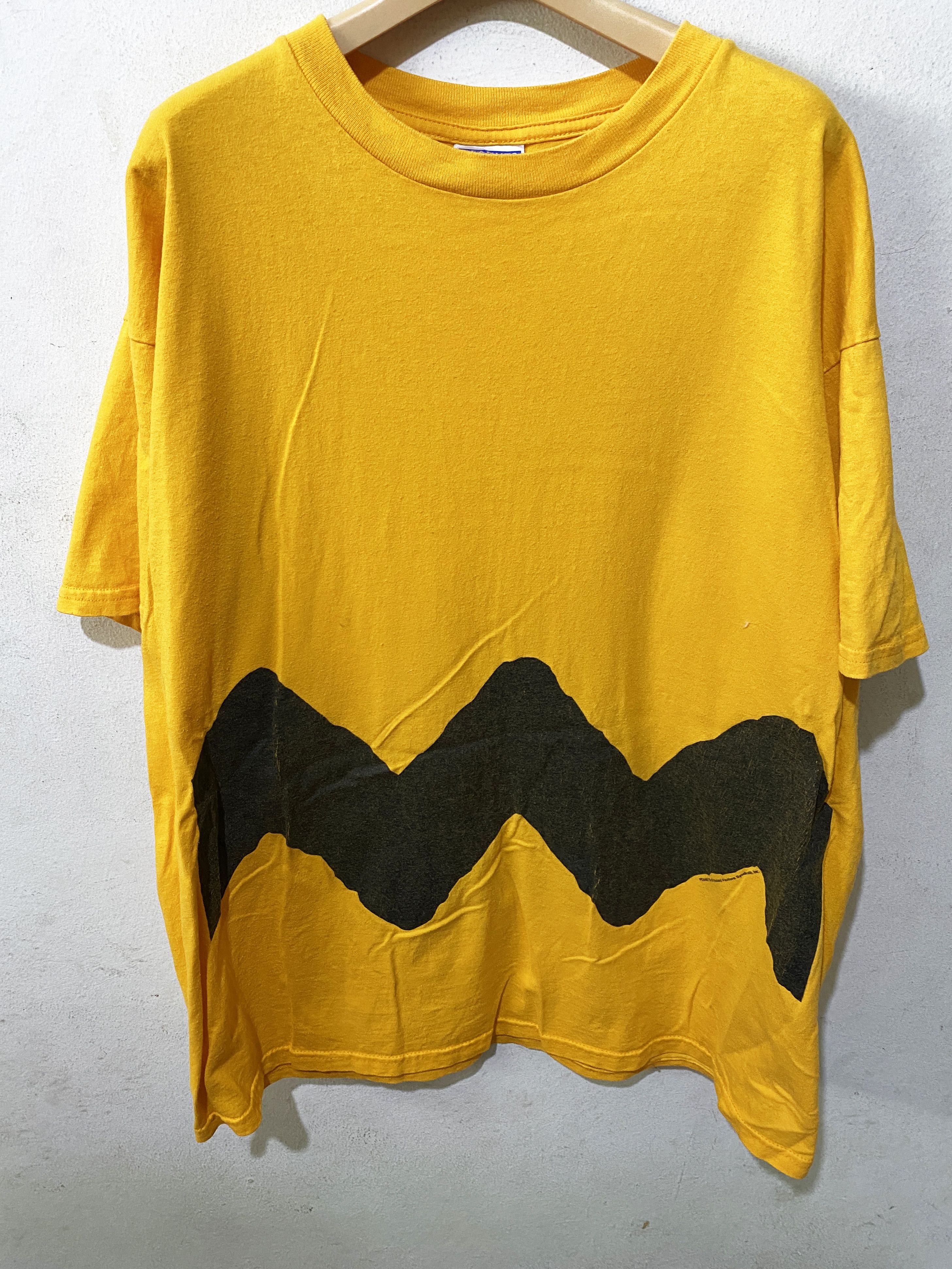 Vintage 90s Charlie Brown Zig Zag Shirt