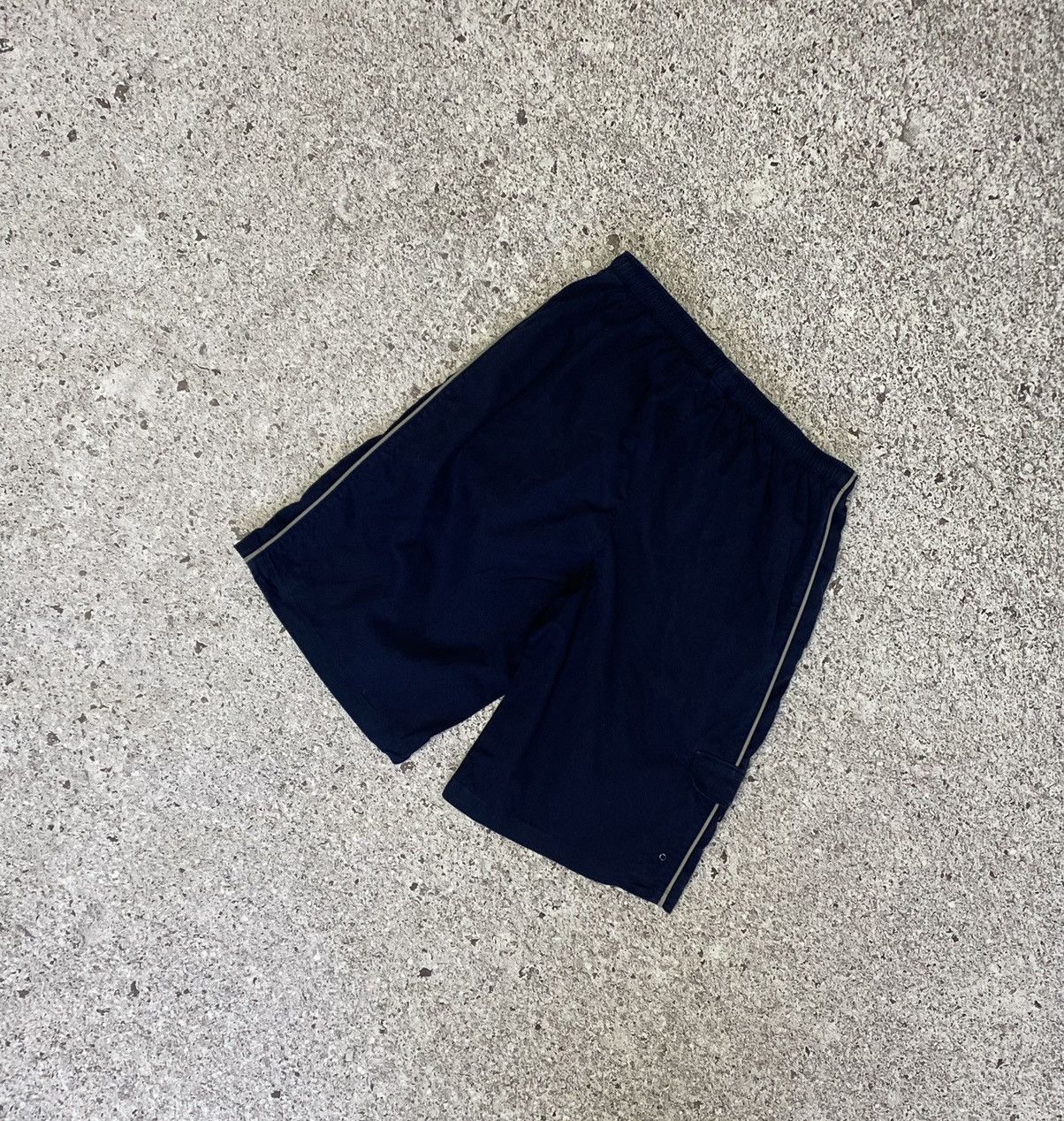 Vintage Vintage 90s Nike shorts rare retro Y2K hype Size US 34 / EU 50 - 2 Thumbnail