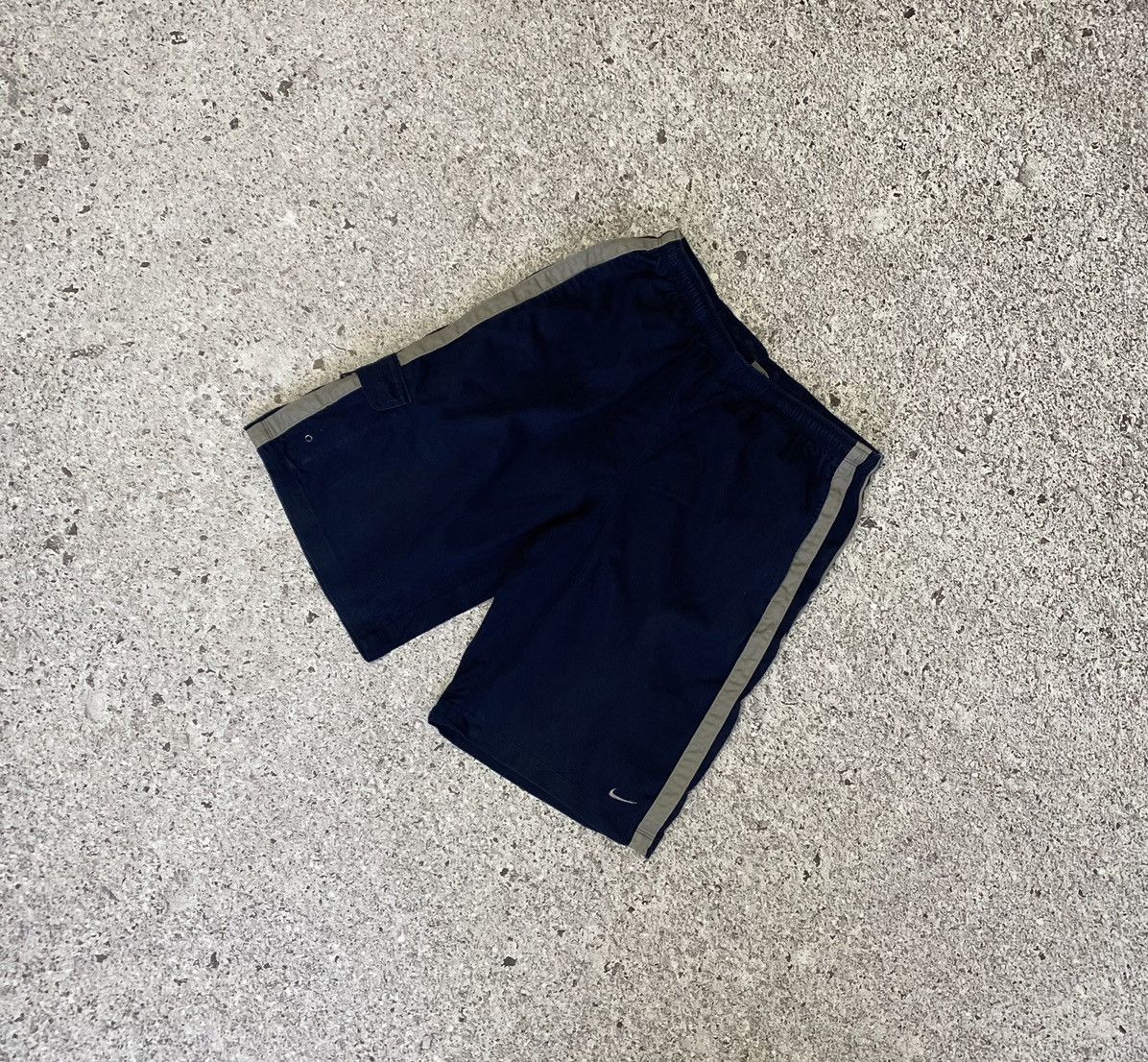 Vintage Vintage 90s Nike shorts rare retro Y2K hype Size US 34 / EU 50 - 1 Thumbnail