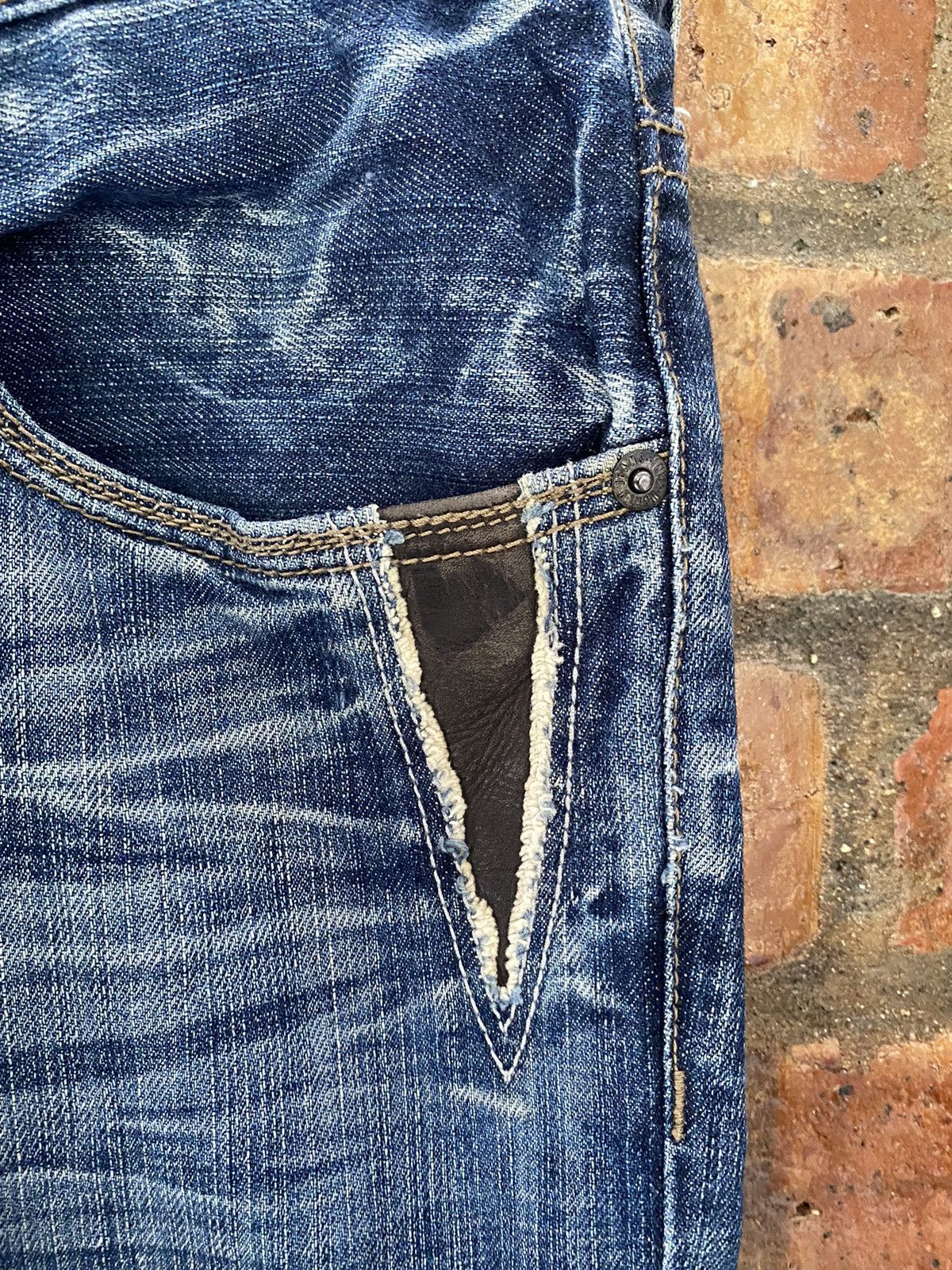 Isamu Katayama Backlash Difference Rupert Japan leather patch distressed denim Size US 32 / EU 48 - 8 Thumbnail