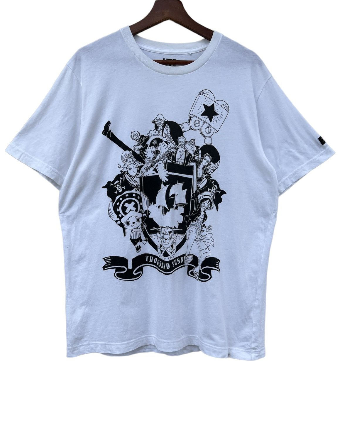 One Piece × Uniqlo Crew King Pirate Luffy with Sunny Go Size US L / EU 52-54 / 3 - 1 Thumbnail