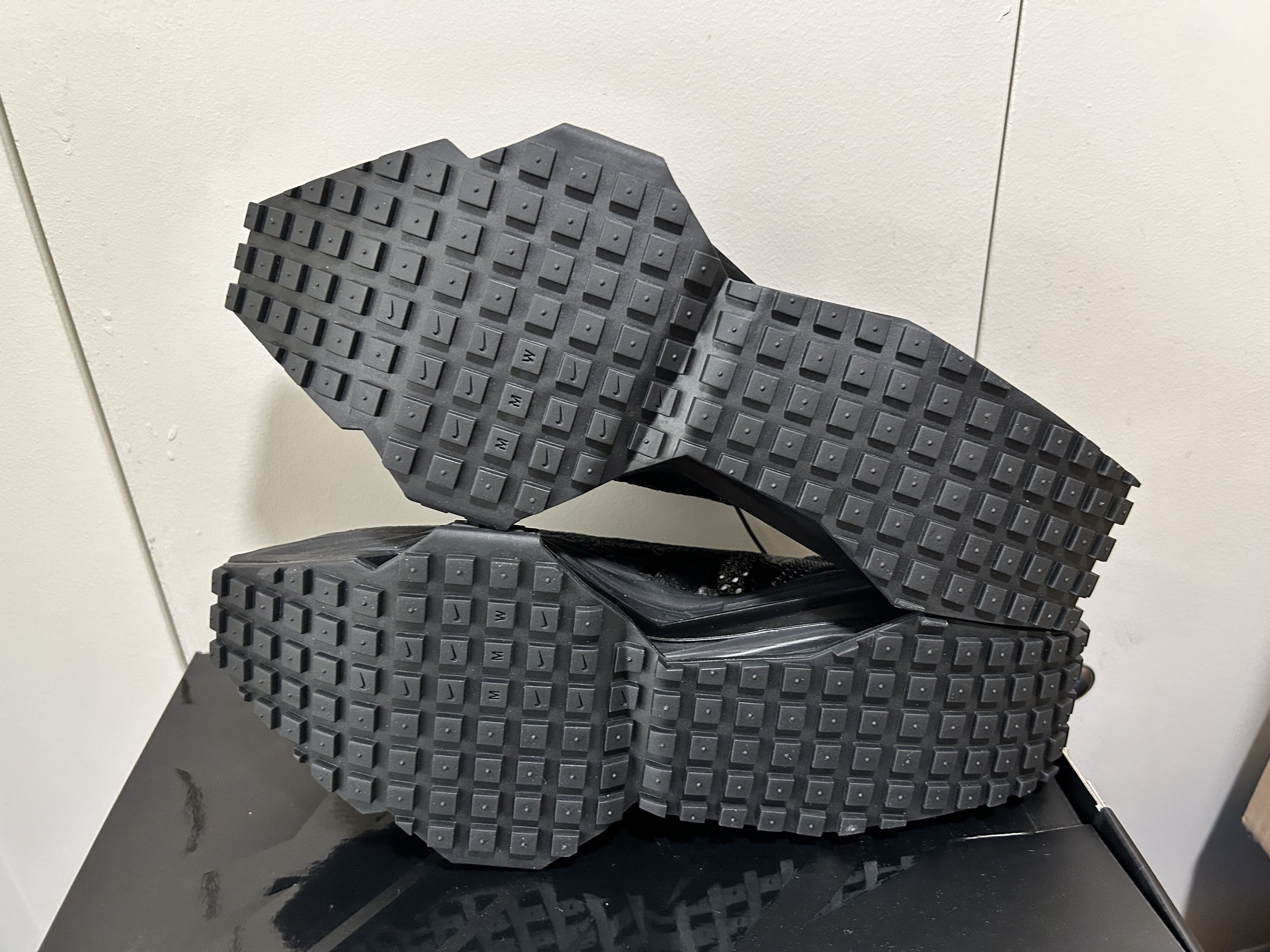 MMW × Nike Zoom MMW 004 Triple Black Matthew Williamson ALYX Size US 10 / EU 43 - 7 Thumbnail