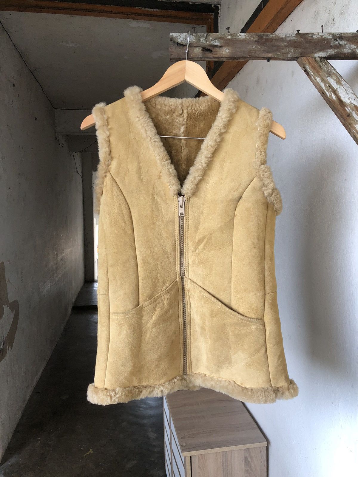 Japanese Brand Nice❗️Japan Made Sheepskin Fur Sherpa Vest Jackets Size XS / US 0-2 / IT 36-38 - 1 Thumbnail
