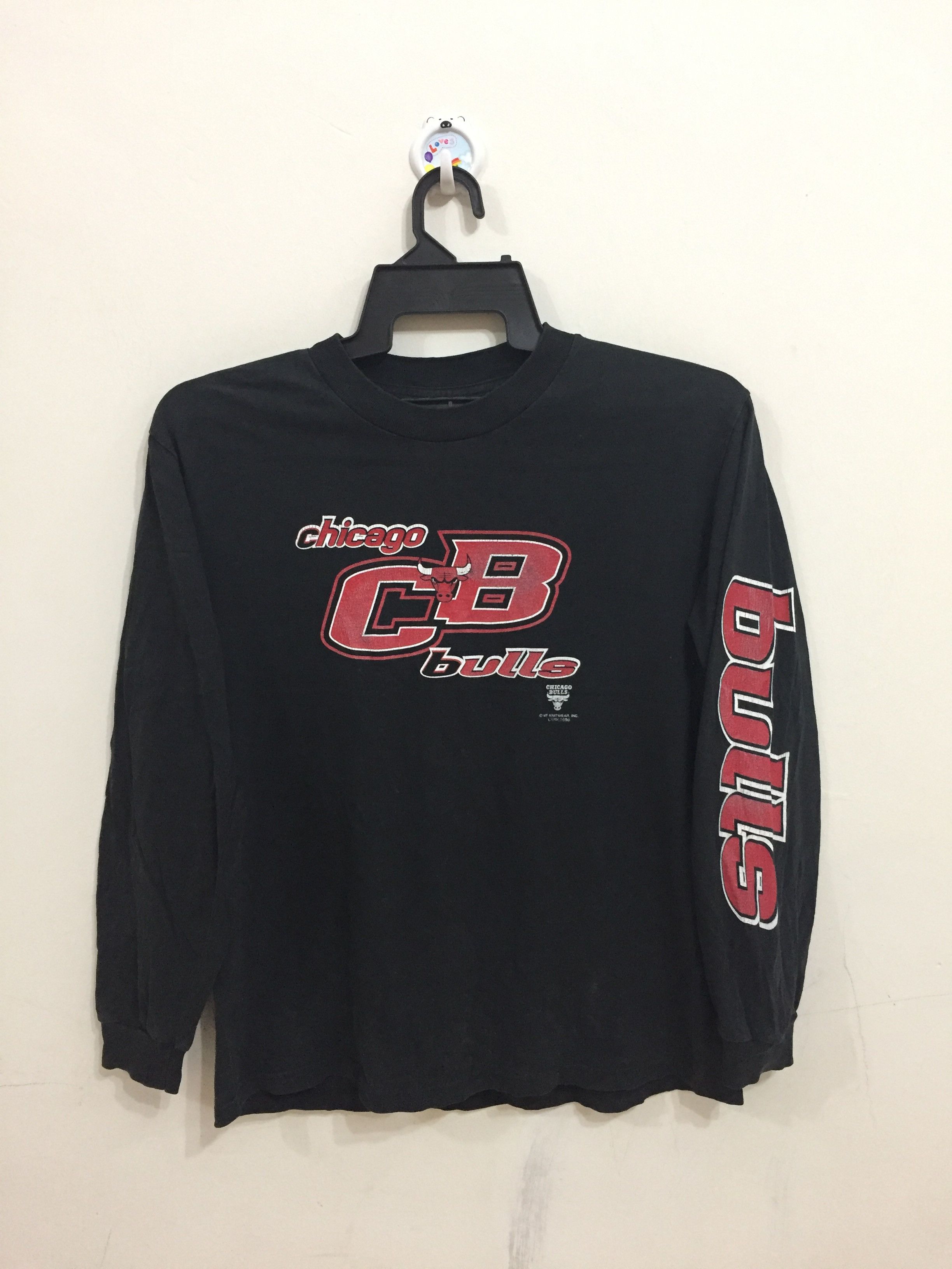 NBA Vintage chicago bulls t shirt big logo long sleeve fit M Size US M / EU 48-50 / 2 - 1 Thumbnail