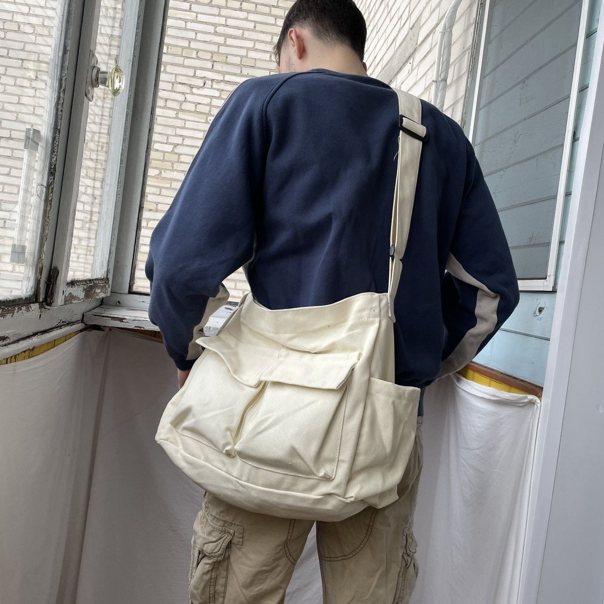 Japanese Brand Distressed Japanese crossbody bag Size ONE SIZE - 1 Thumbnail