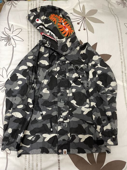 Jaket bape glow hot sale in the dark